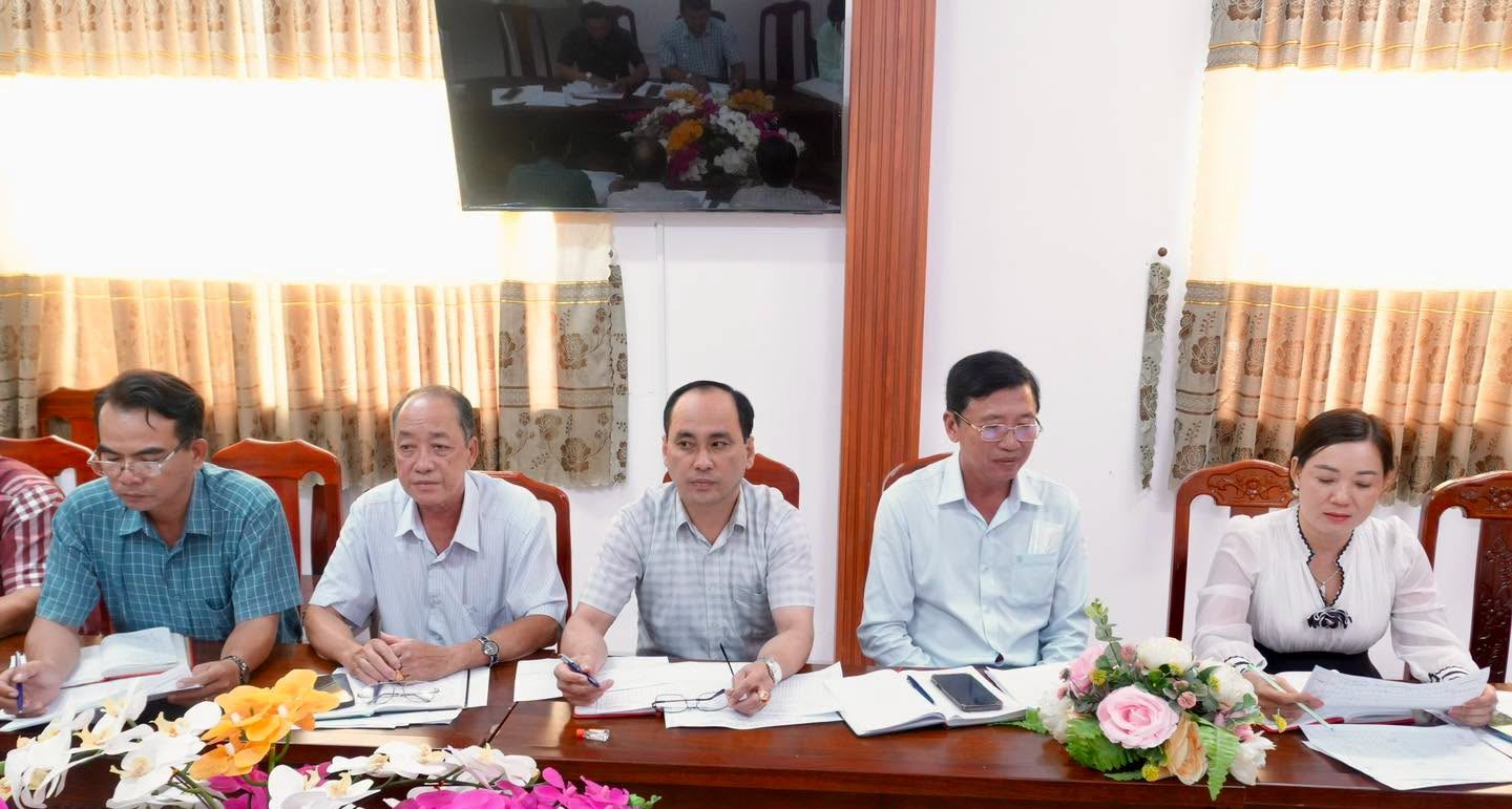 UBND XÃ TÂN HƯNG HỌP THÔNG QUA ĐỀ ÁN SẮP XẾP NGÀNH GIÁO DỤC