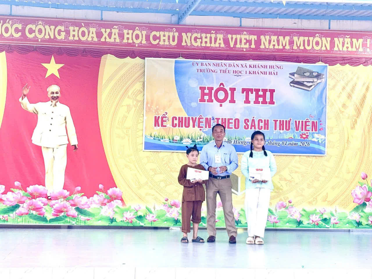 Anh-tin-bai