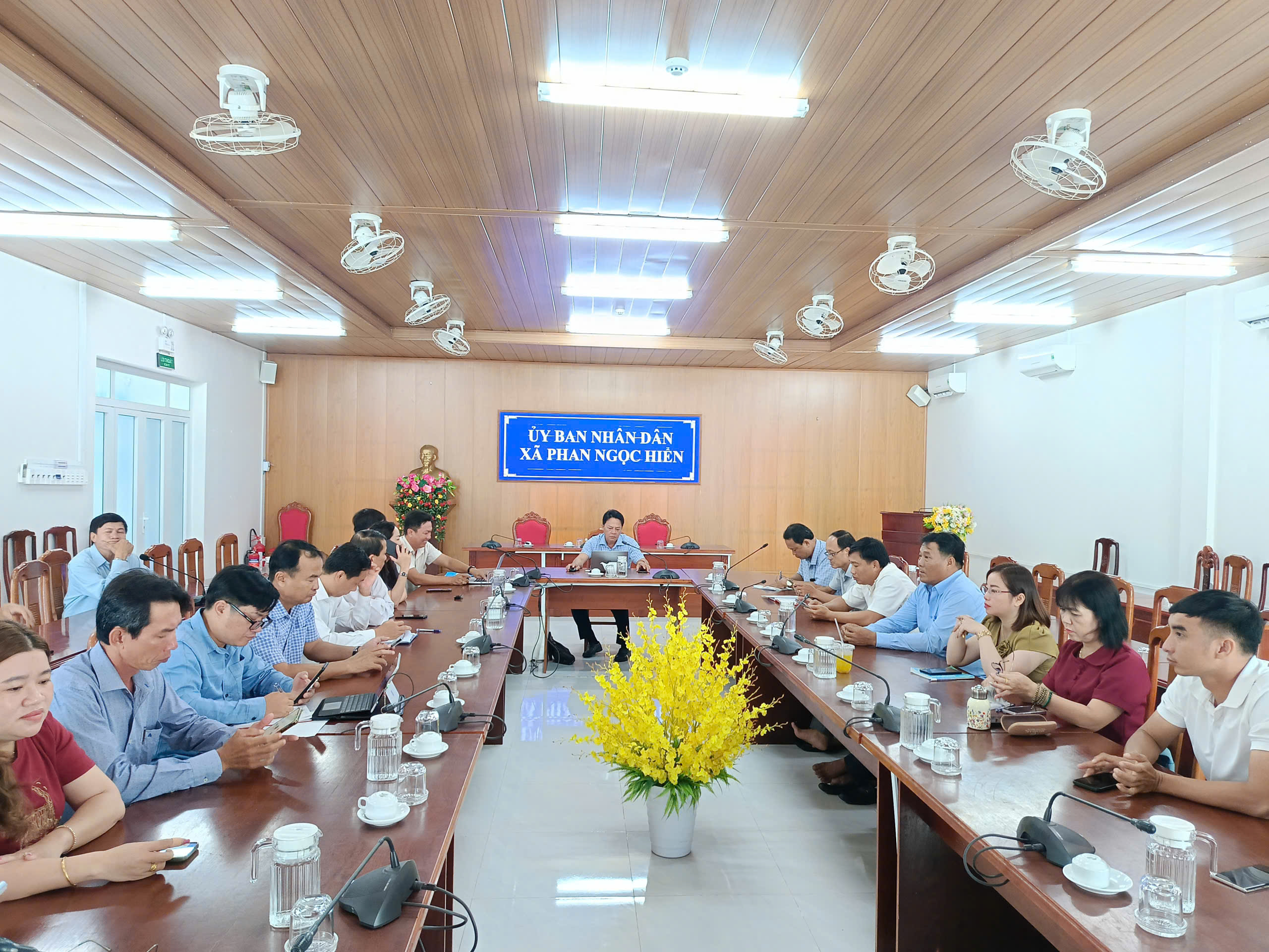 Xã Phan Ngọc Hiển: Hội nghị trực tuyến triển khai các văn bản quy phạm pháp luật đợt 2 năm 2026