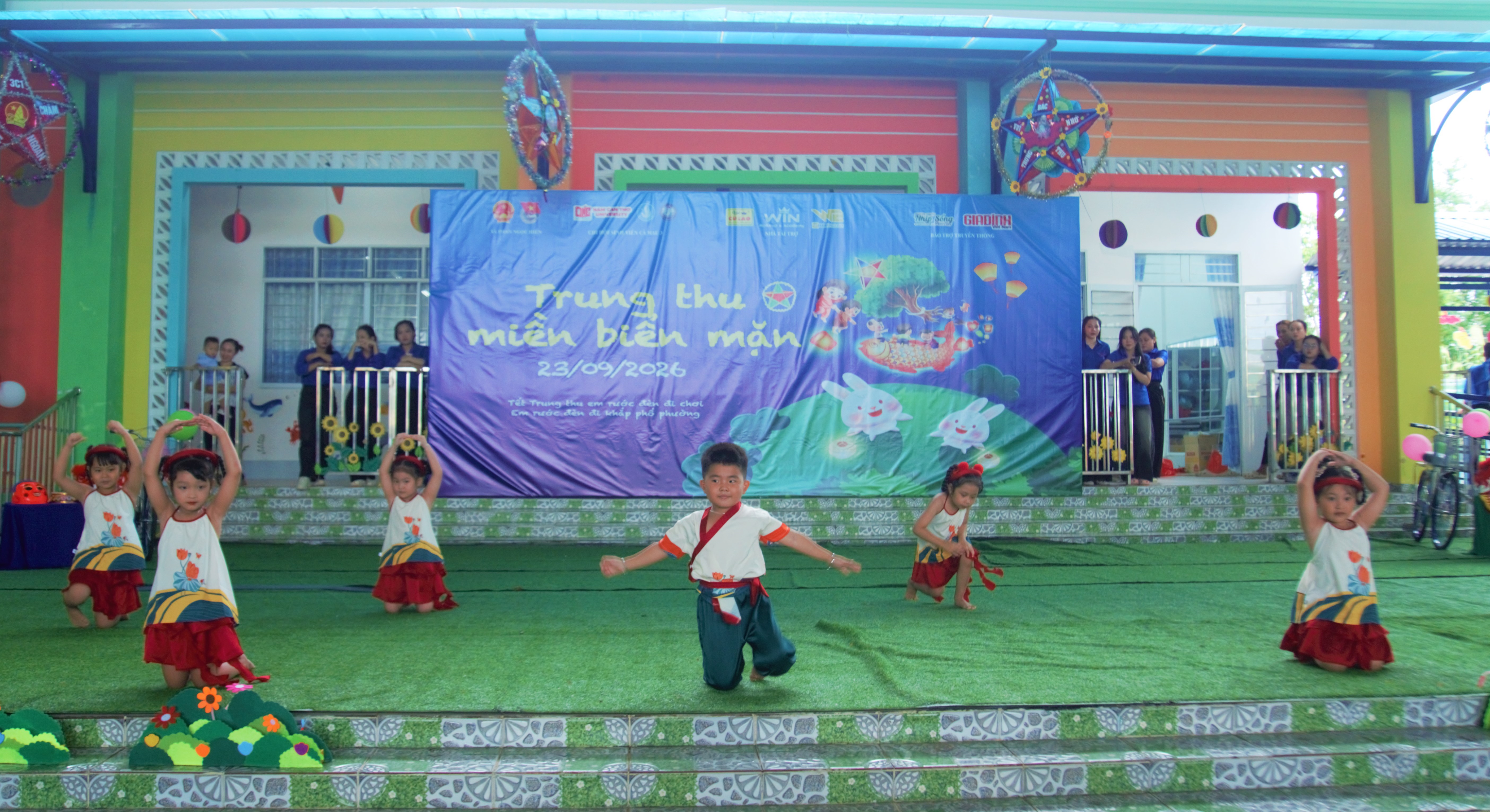 Anh-tin-bai