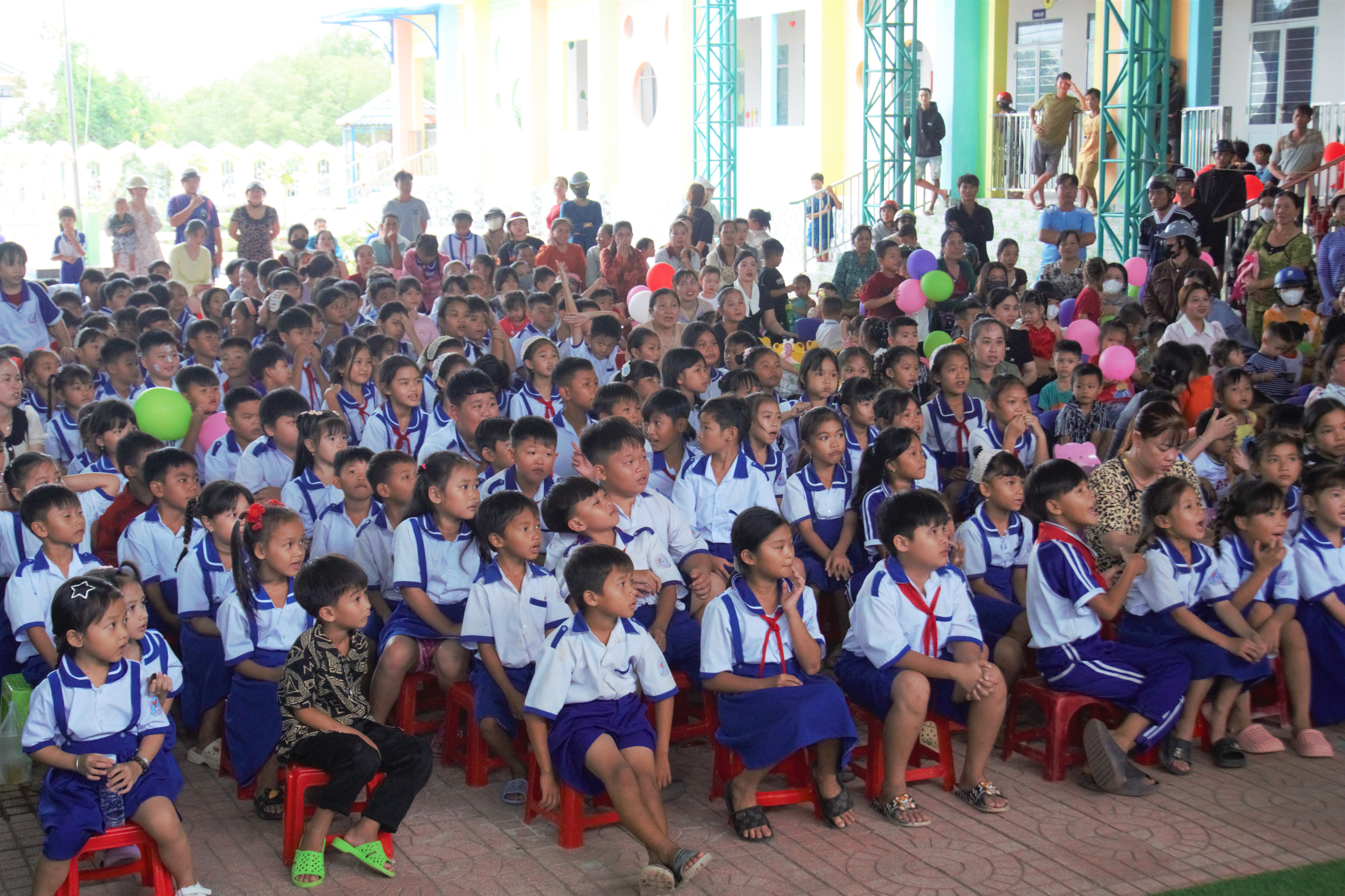 Xã Phan Ngọc Hiển: Đêm Trung thu với chủ đề “Trung thu Miền biển mặn”