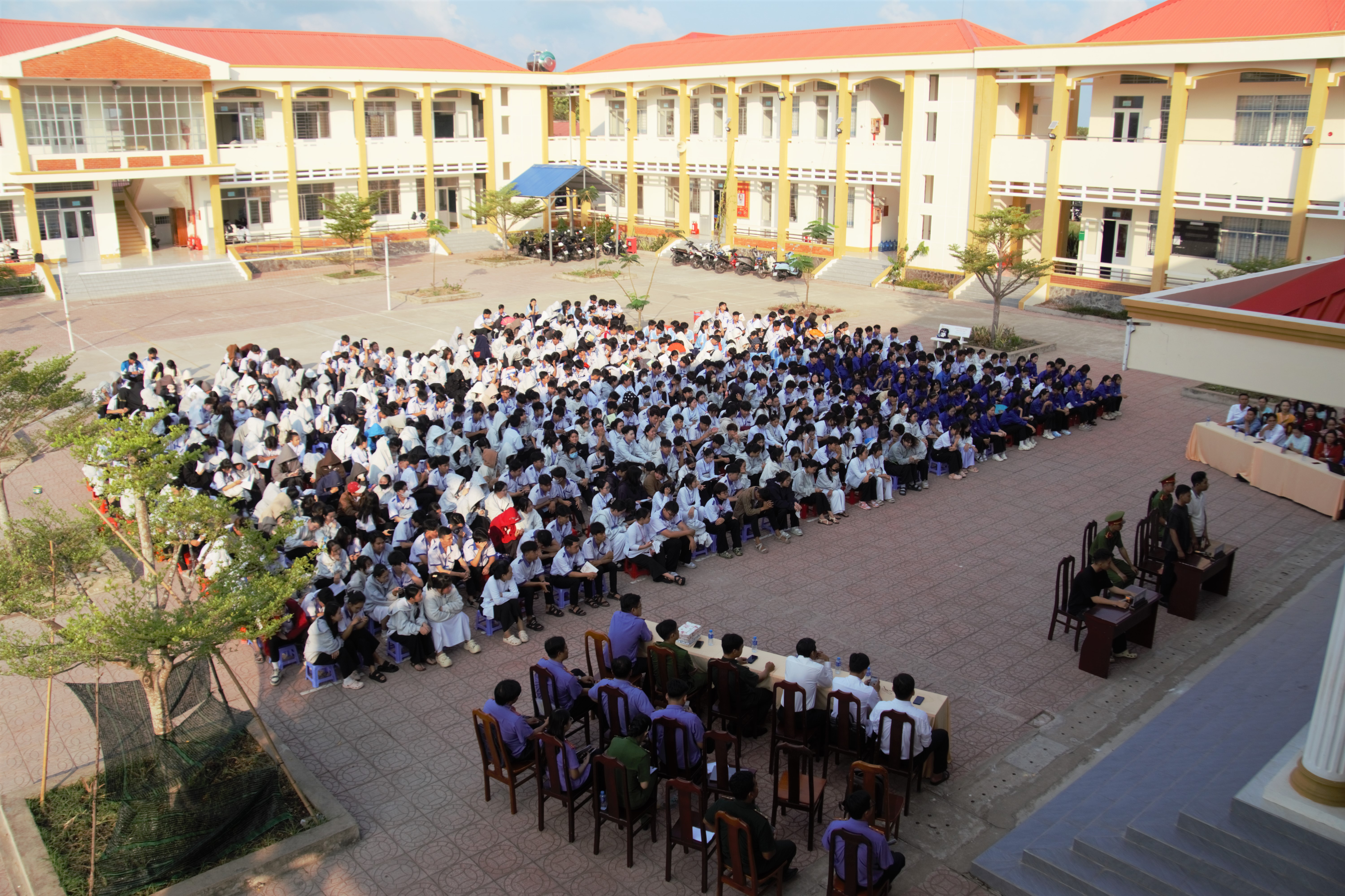 Tuyên truyền, phổ biến pháp luật bằng hình thức “Phiên tòa giả định” tại Trường THPT Ngọc Hiển