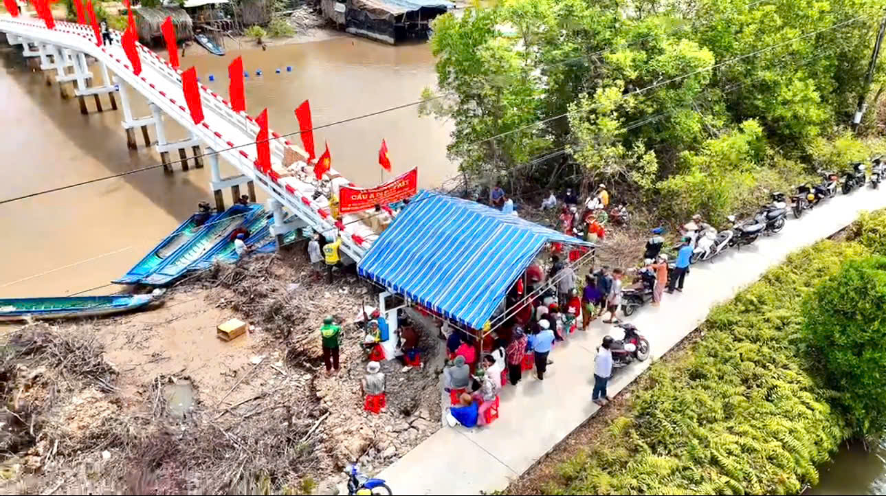 XÃ PHAN NGỌC HIỂN KHÁNH THÀNH CẦU KÊNH XẺO LÁ, LAN TỎA Ý NGHĨA NHÂN VĂN TỪ HOẠT ĐỘNG THIỆN NGUYỆN