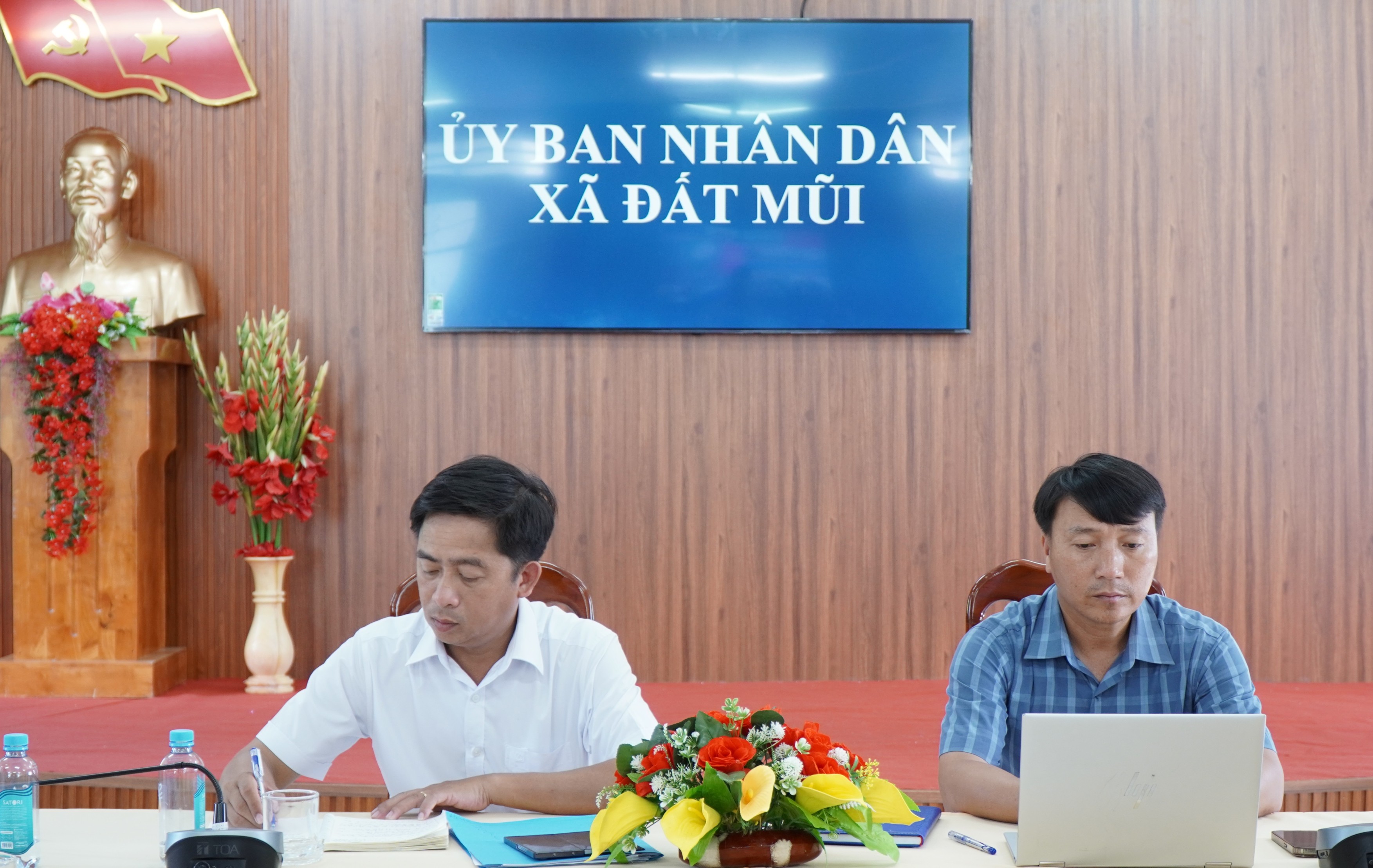 Anh-tin-bai