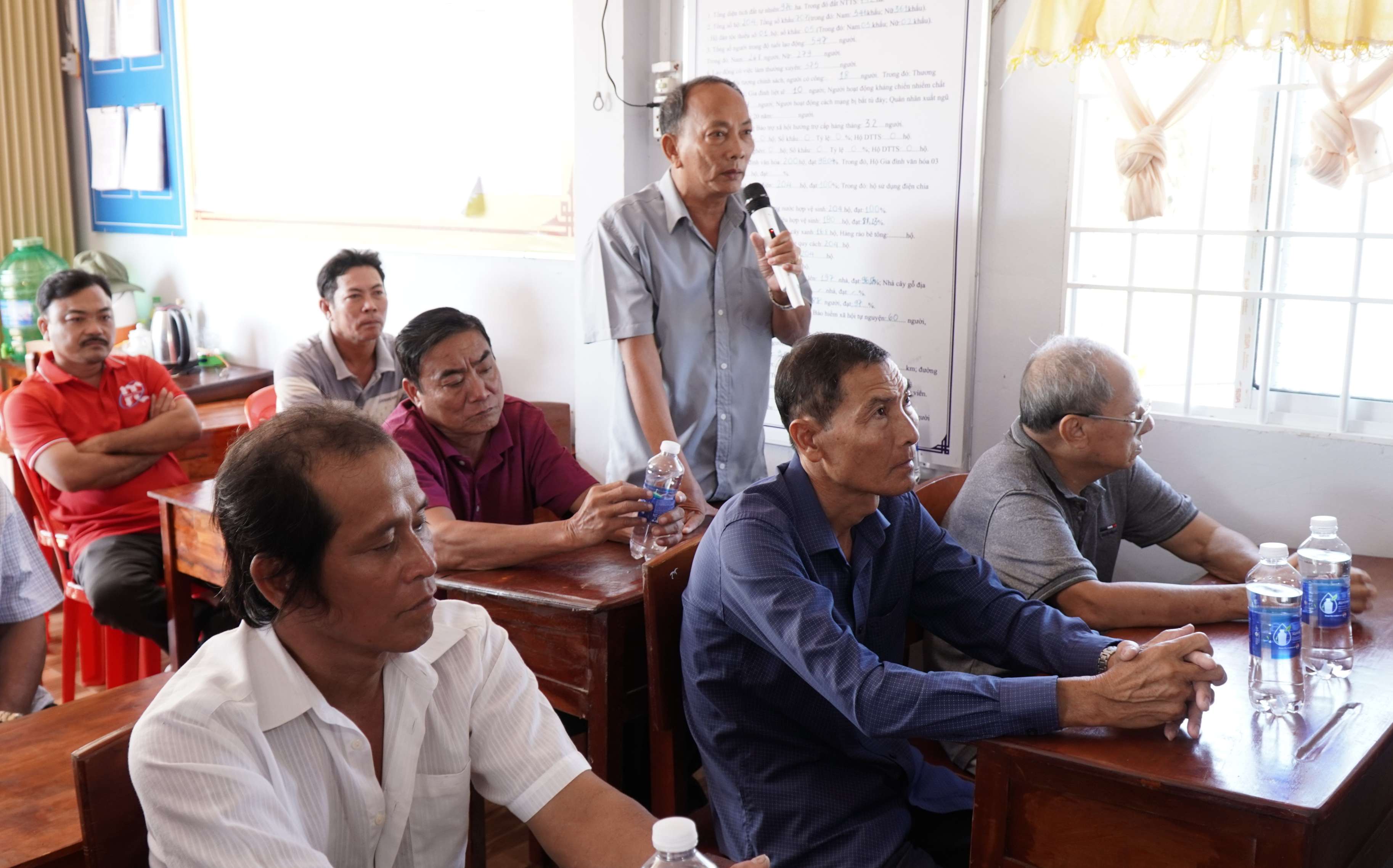 Tổ đại biểu HĐND xã Đất Mũi tiếp xúc cử tri tại 04 ấp Rạch Tàu Đông, Khai Long, Vịnh Nước Sôi Và Ấp Nguyễn Quyền