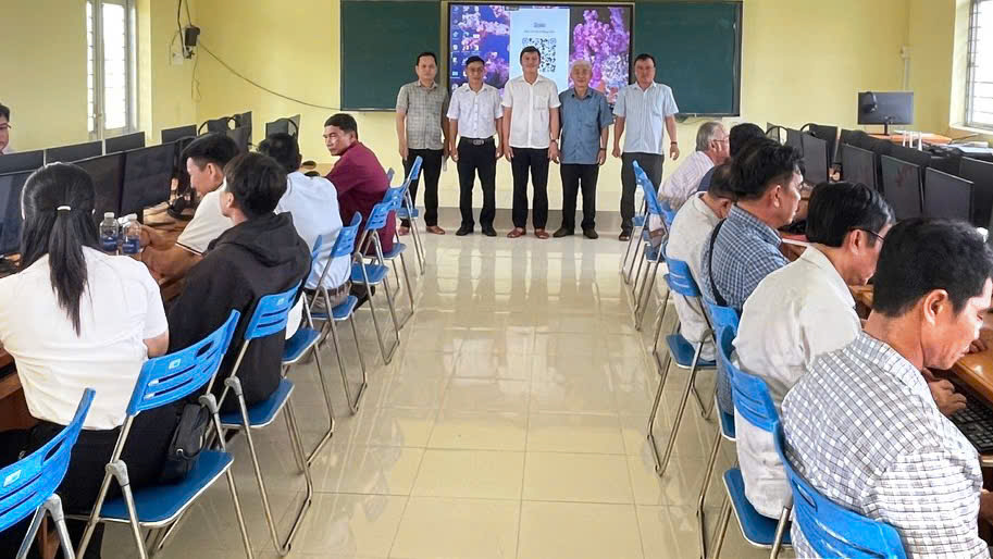 Khai giảng Lớp tin học cơ bản xã Đất Mũi năm 2026