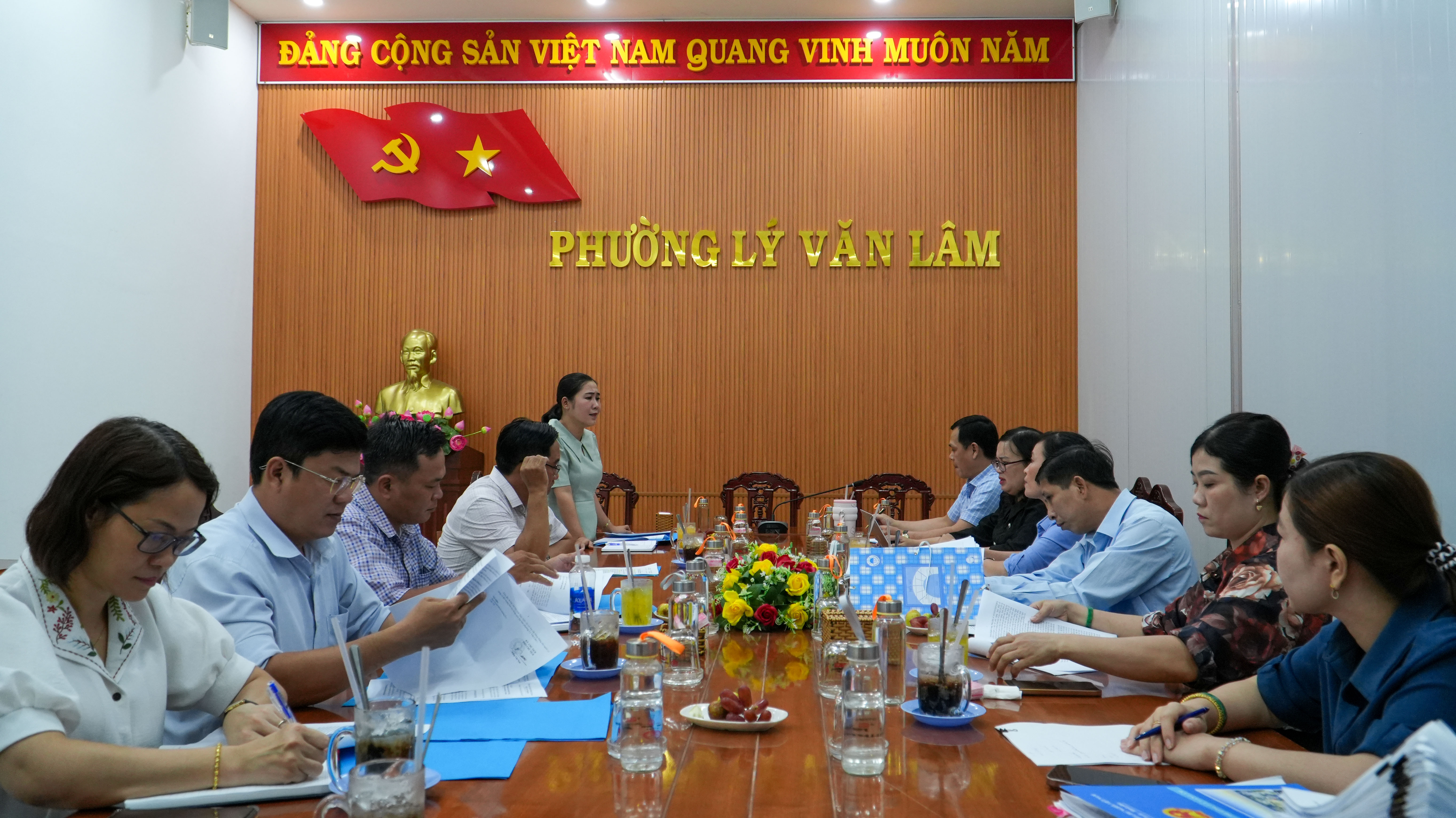 Anh-tin-bai