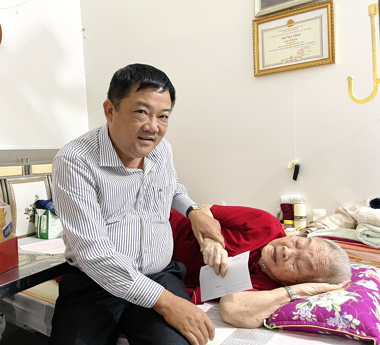 Anh-tin-bai