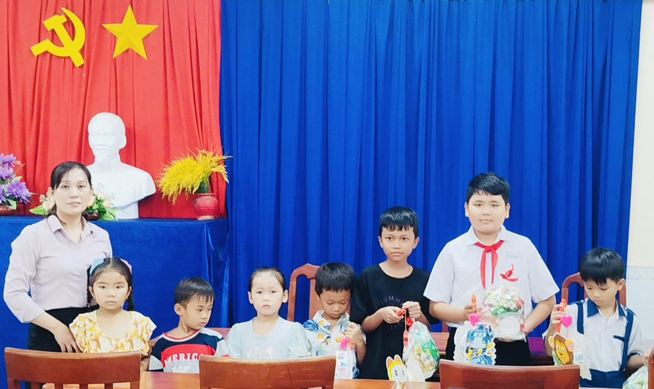 Anh-tin-bai