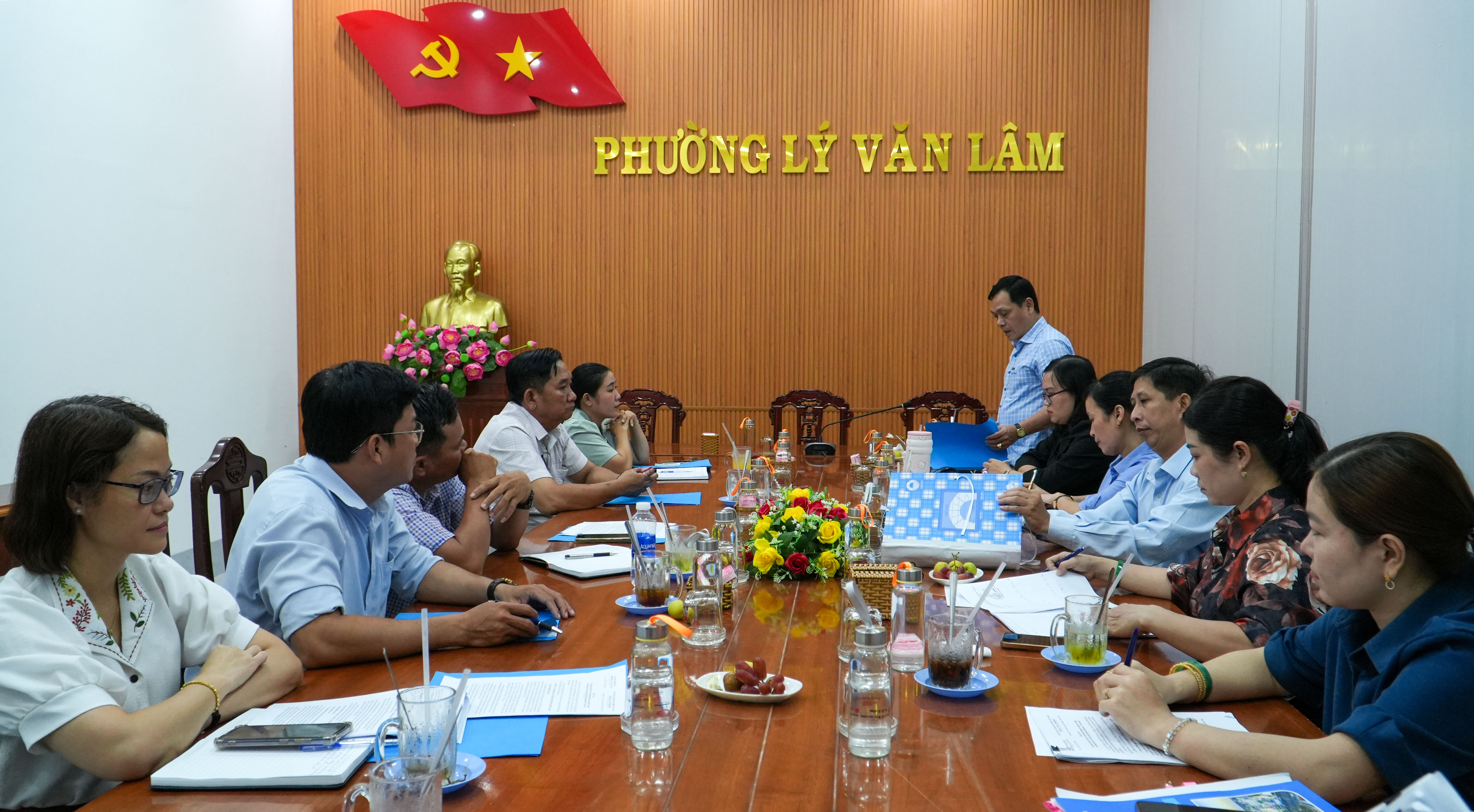 Anh-tin-bai