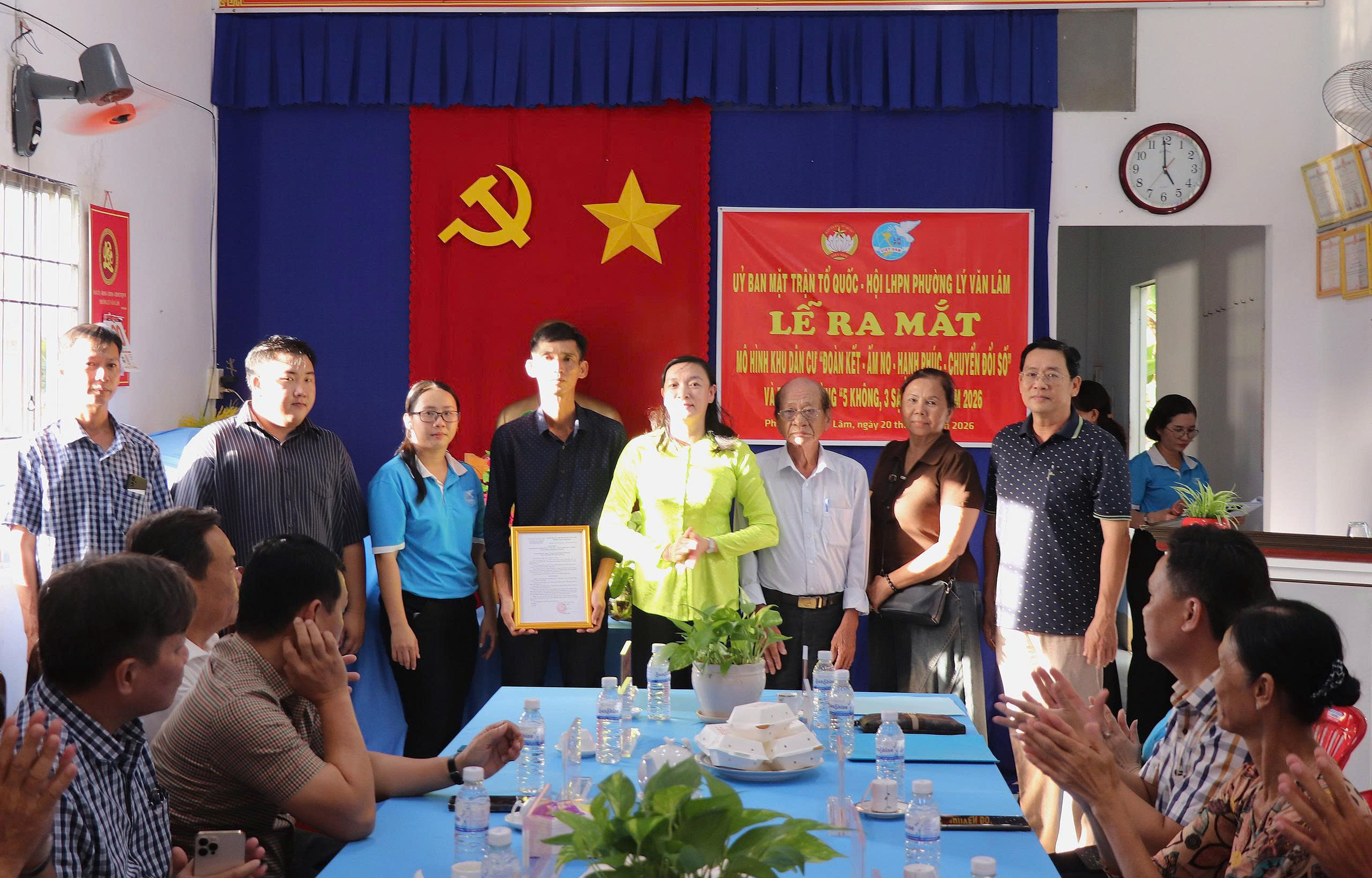 Anh-tin-bai