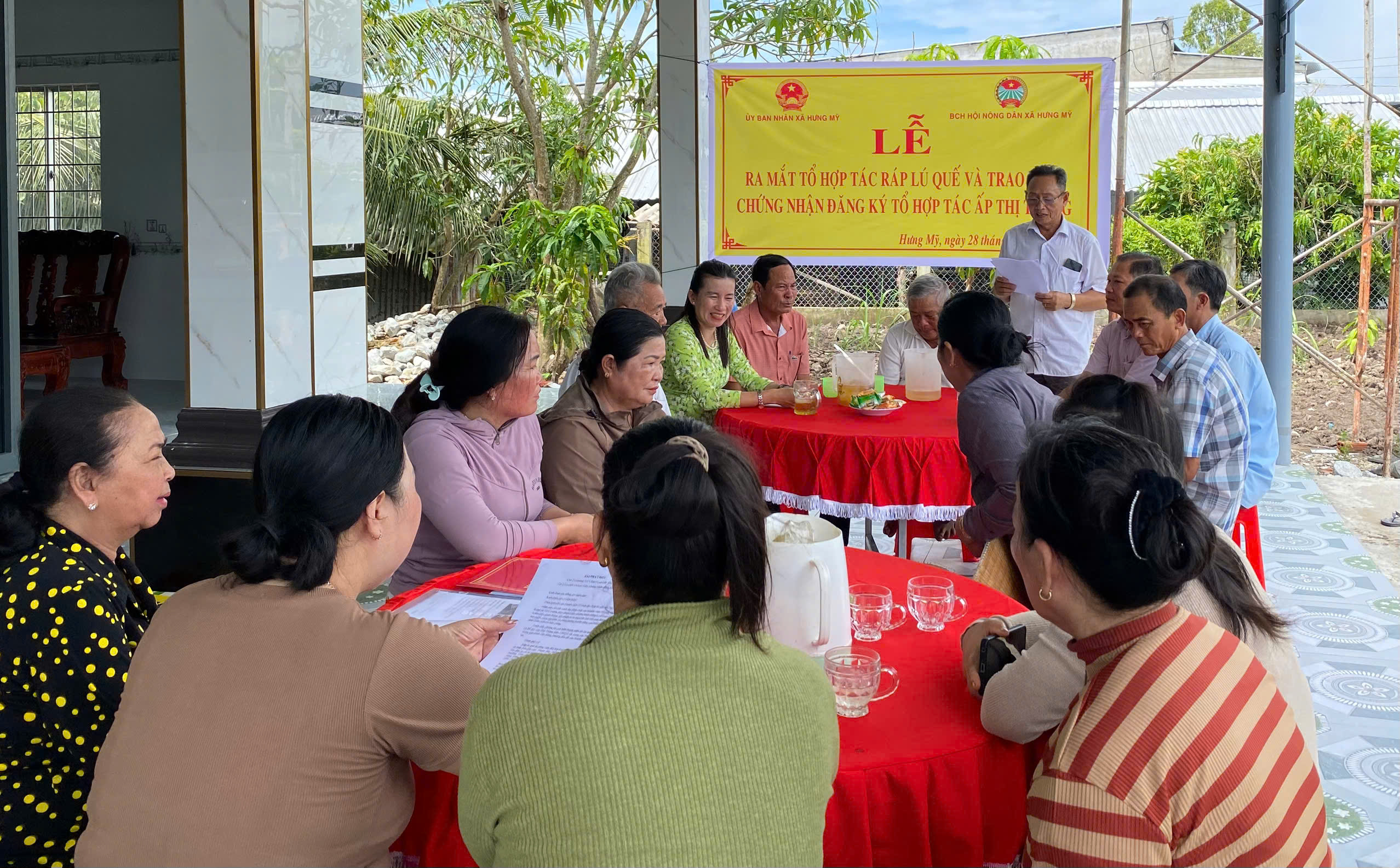 HƯNG MỸ RA MẮT TỔ HỢP TÁC SẢN XUẤT RÁP LÚ QUẾ ẤP THỊ TƯỜNG