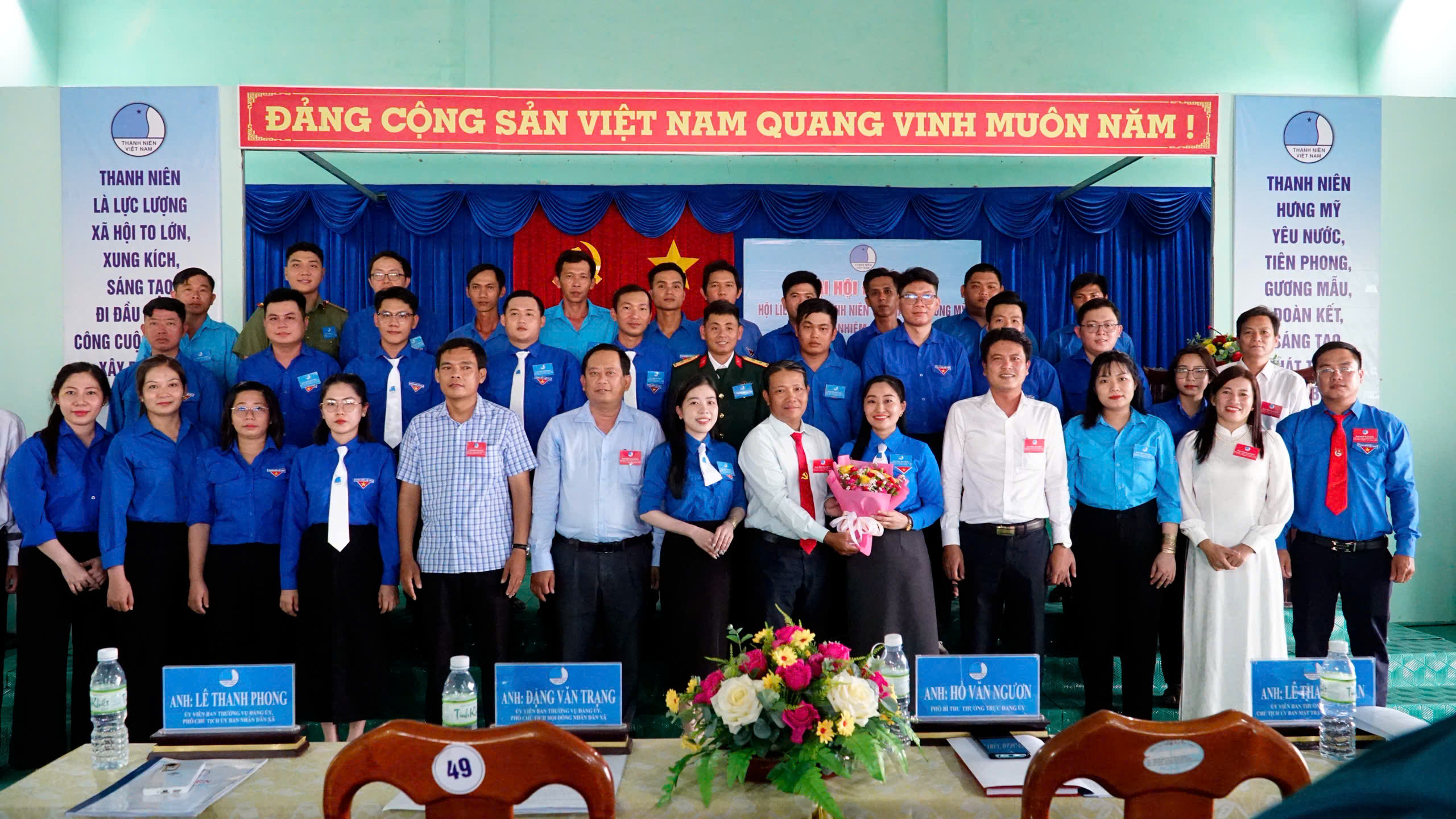 Anh-tin-bai