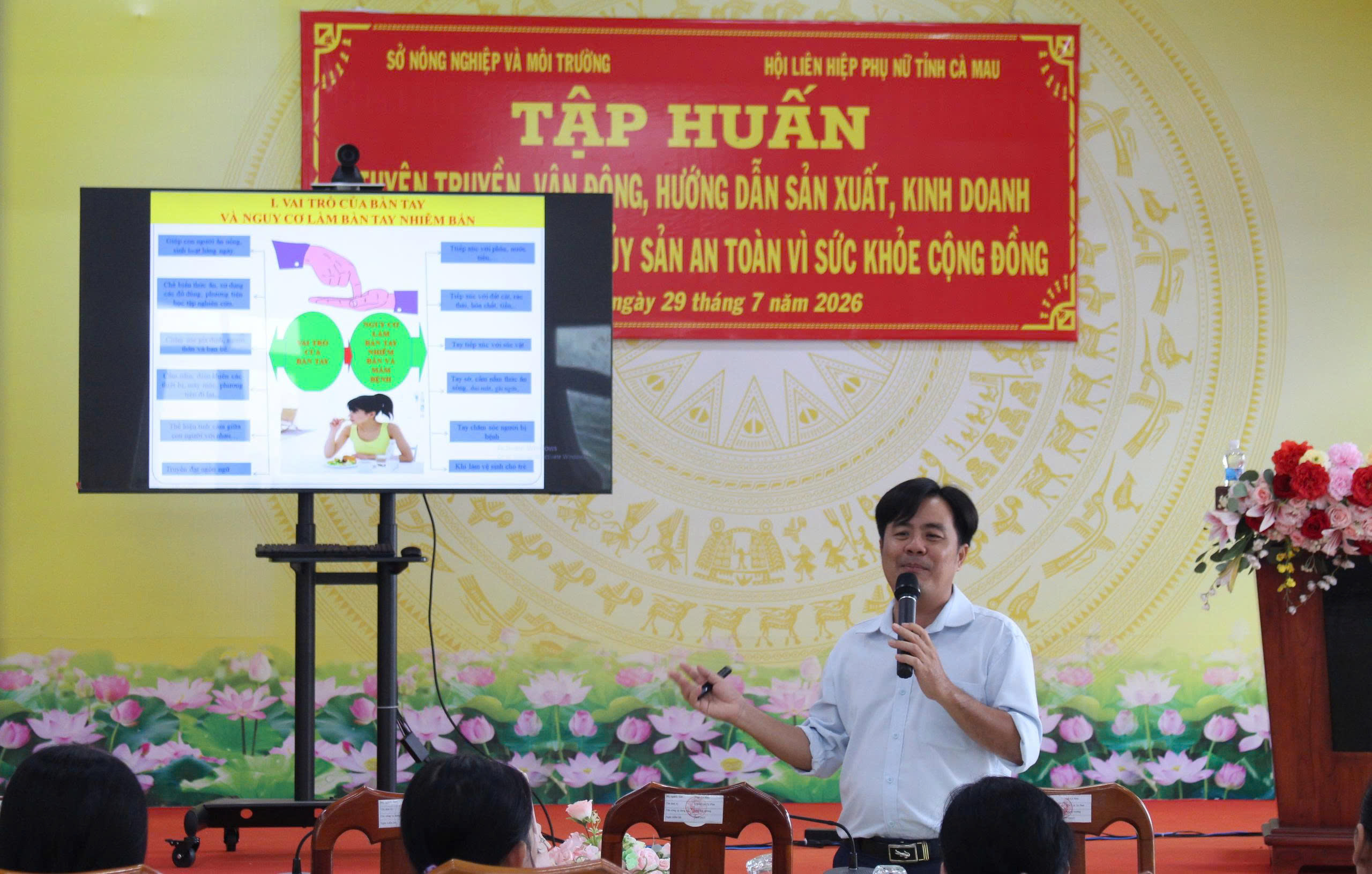 TẬP HUẤN TUYÊN TRUYỀN, HƯỚNG DẪN SẢN XUẤT, KINH DOANH NÔNG LÂM THỦY SẢN AN TOÀN VÌ SỨC KHỎE CỘNG ĐỒNG