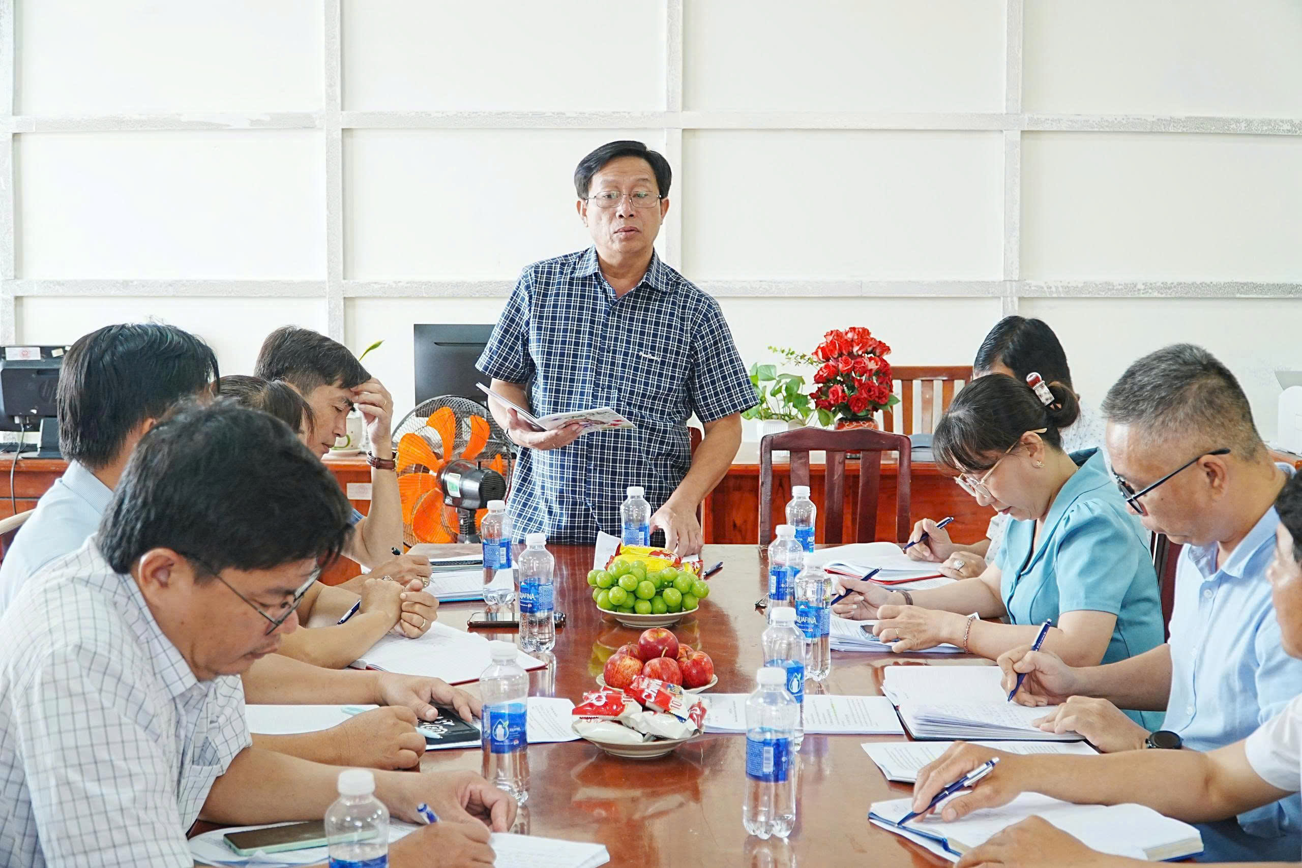 THƯỜNG TRỰC ĐẢNG ỦY XÃ TRÍ PHẢI LÀM VIỆC VỚI TRUNG TÂM CÔNG ÍCH