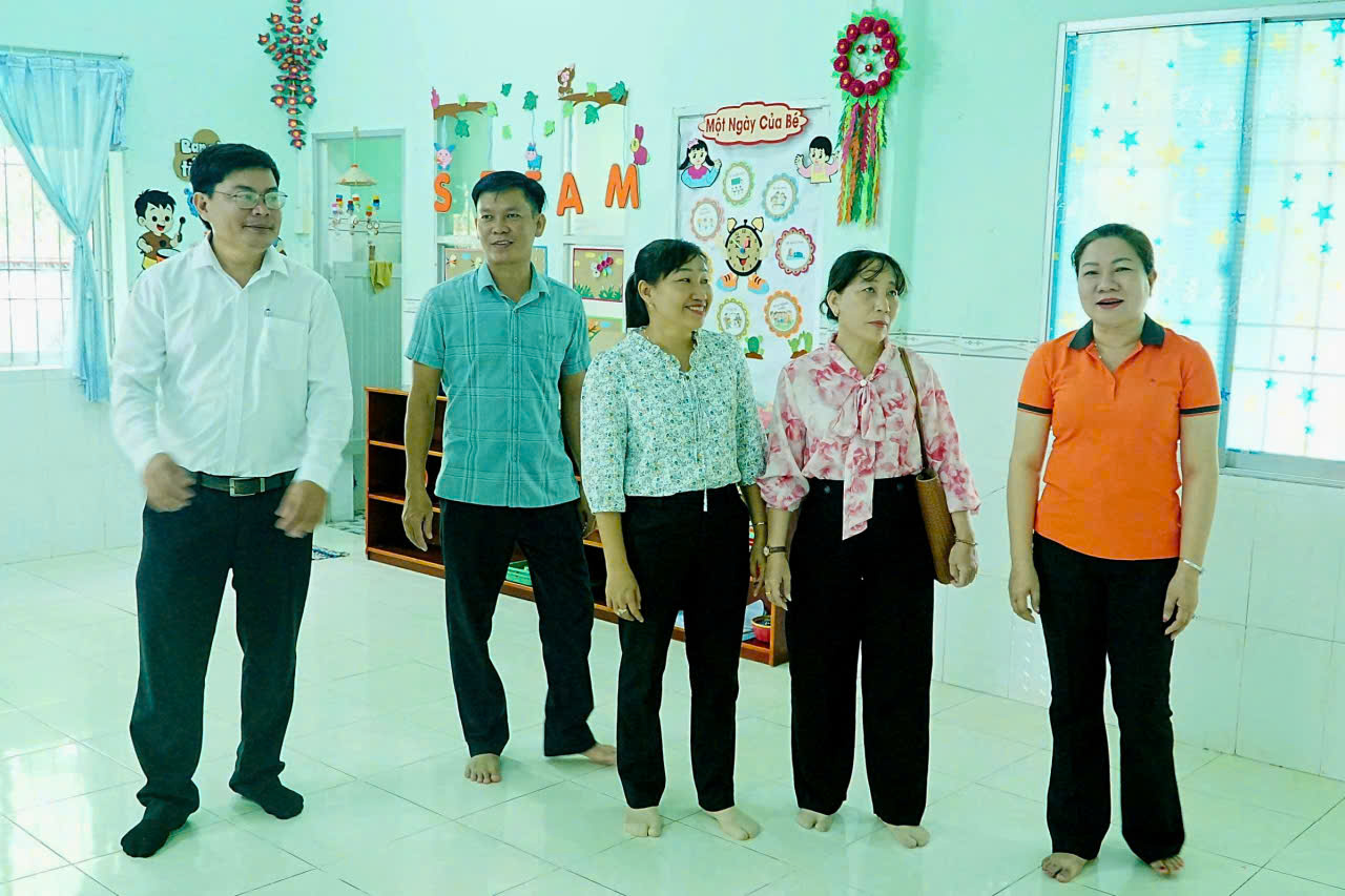 KIỂM TRA CÔNG TÁC CHUẨN BỊ NĂM HỌC MỚI TẠI CÁC TRƯỜNG HỌC