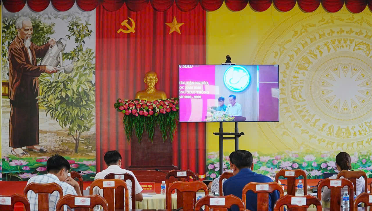 XÃ TRÍ PHẢI THAM DỰ HỘI NGHỊ TỔNG KẾT XÂY DỰNG NHÀ Ở VÀ PHÁT ĐỘNG PHONG TRÀO THI ĐUA XÂY DỰNG ĐƯỜNG GIAO THÔNG NÔNG THÔN