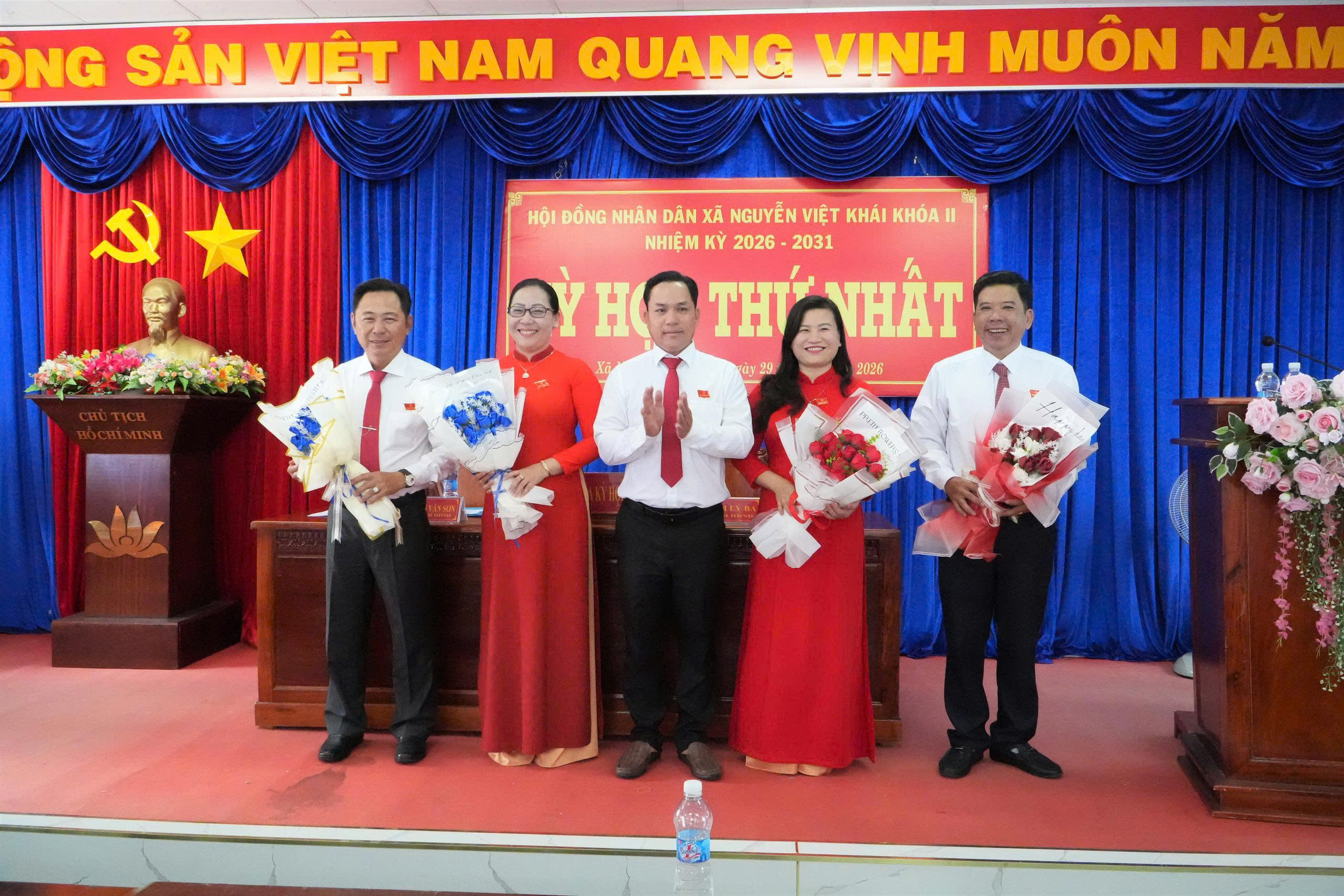 Anh-tin-bai