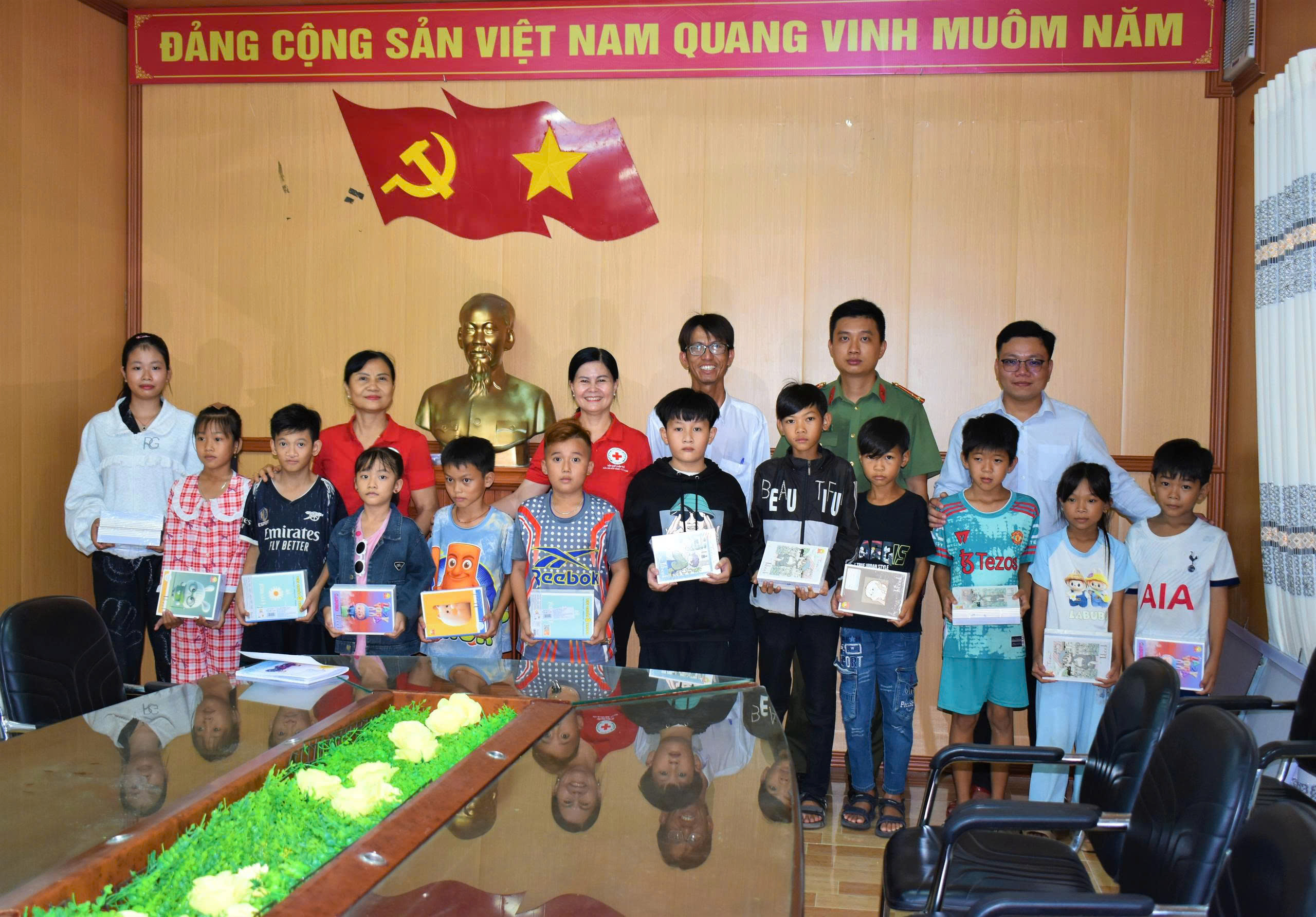 Anh-tin-bai