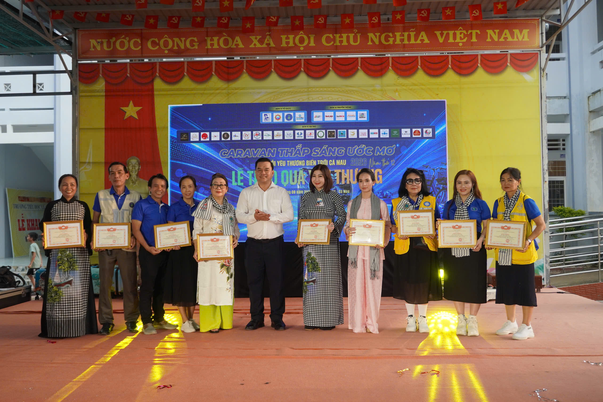 CHƯƠNG TRÌNH CARAVAN “THẮP SÁNG ƯỚC MƠ” LẦN THỨ 12 TẠI XÃ KHÁNH AN