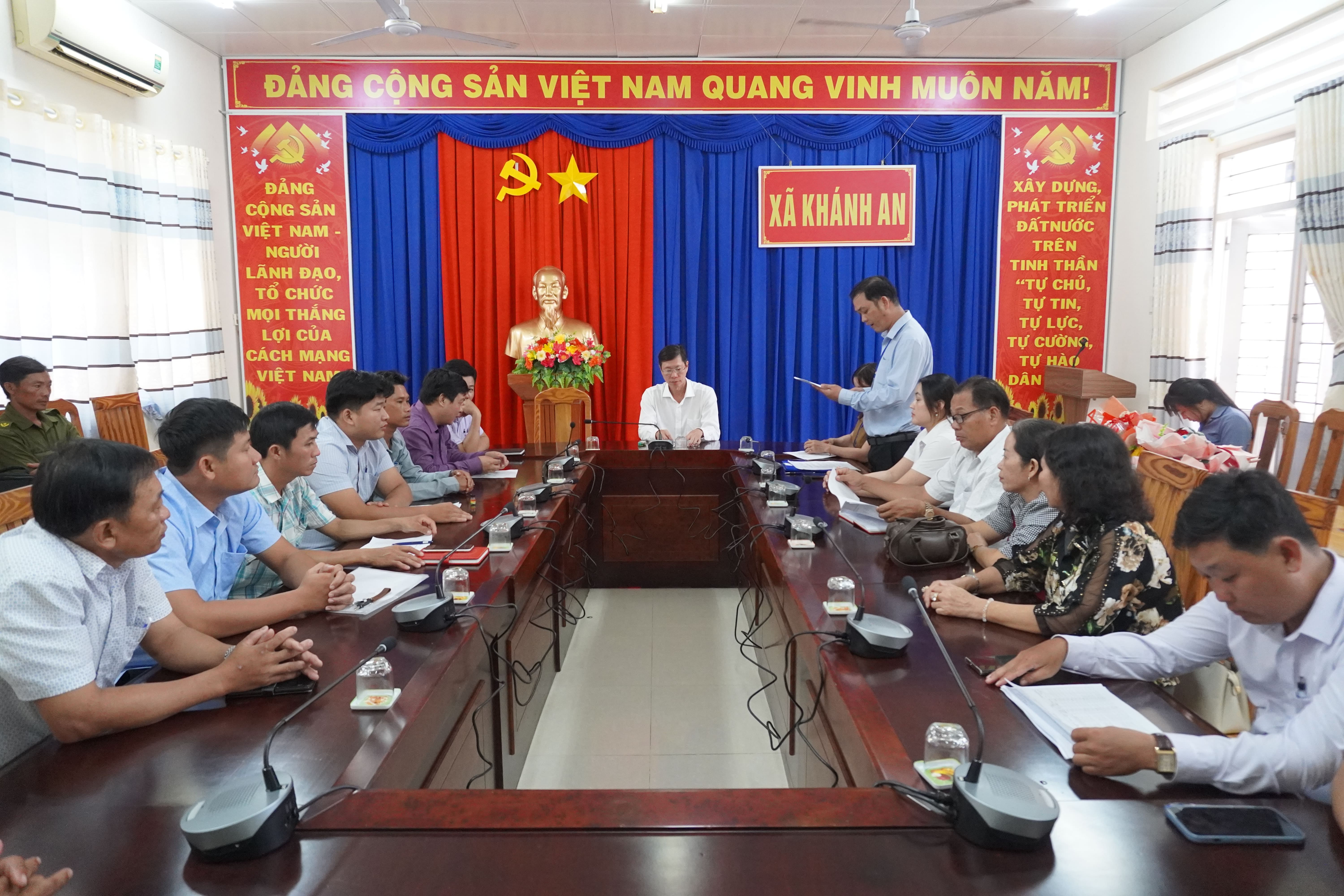 XÃ KHÁNH AN CÔNG BỐ QUYẾT ĐỊNH BỔ NHIỆM 07 PHÓ TRƯỞNG ẤP MỚI