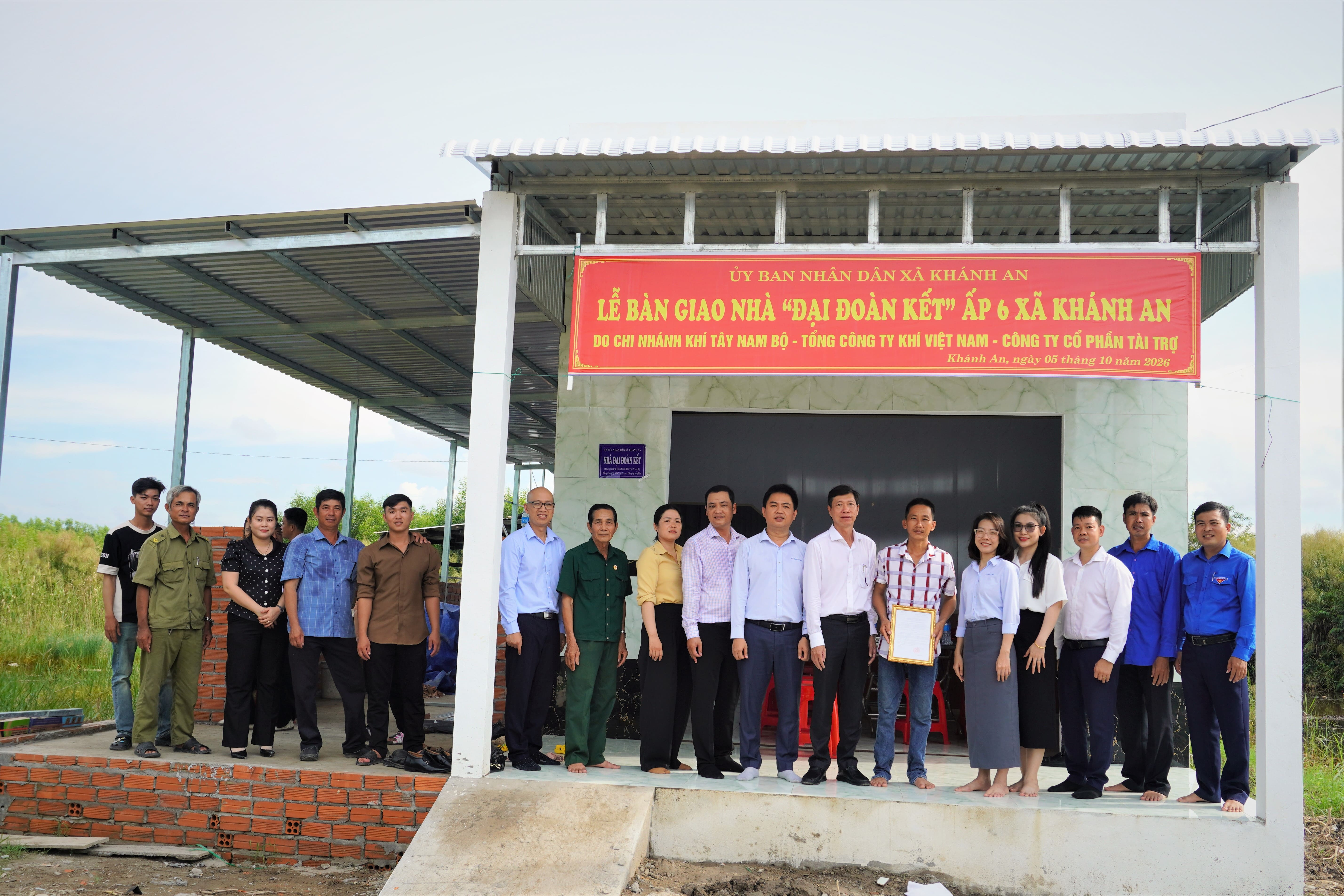 XÃ KHÁNH AN BÀN GIAO NHÀ “ĐẠI ĐOÀN KẾT” NĂM 2026