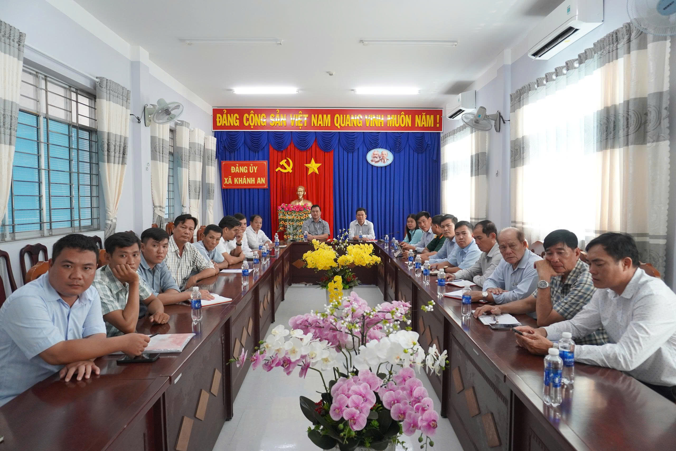 Xã Khánh An dự Hội nghị tổng kết xây dựng nhà ở và phát động phong trào thi đua giao thông nông thôn giai đoạn 2026 - 2030