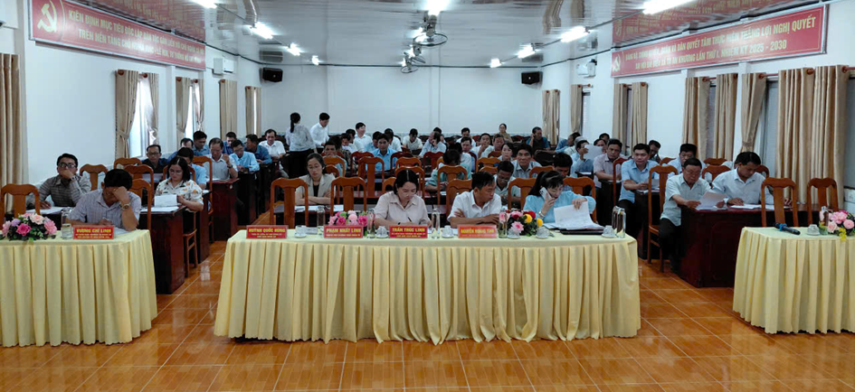 XÃ TẠ AN KHƯƠNG TỔ CHỨC CUỘC HỌP TRIỂN KHAI XÂY DỰNG NHÀ Ở CHO CÁC ĐỐI TƯỢNG THỤ HƯỞNG TRÊN ĐỊA BÀN XÃ