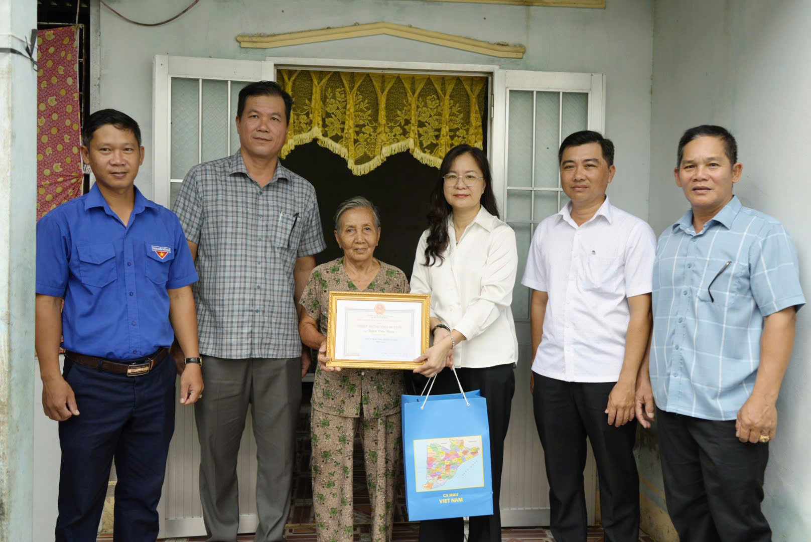 Ấm áp nghĩa tình chúc thọ, mừng thọ người cao tuổi tại xã Hồ Thị Kỷ