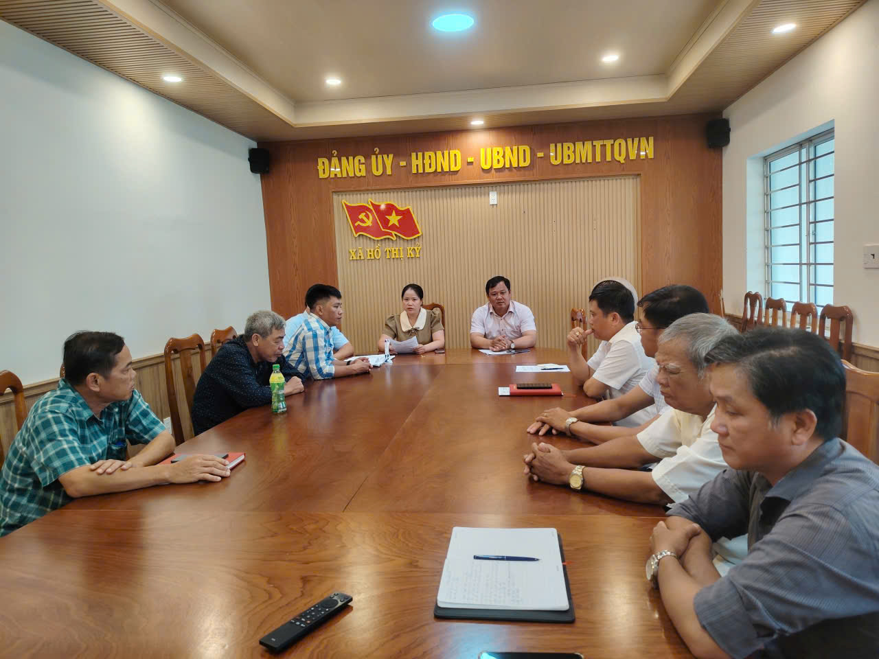 HỌP RÚT KINH NGHIỆM SAU CUỘC BẦU CỬ