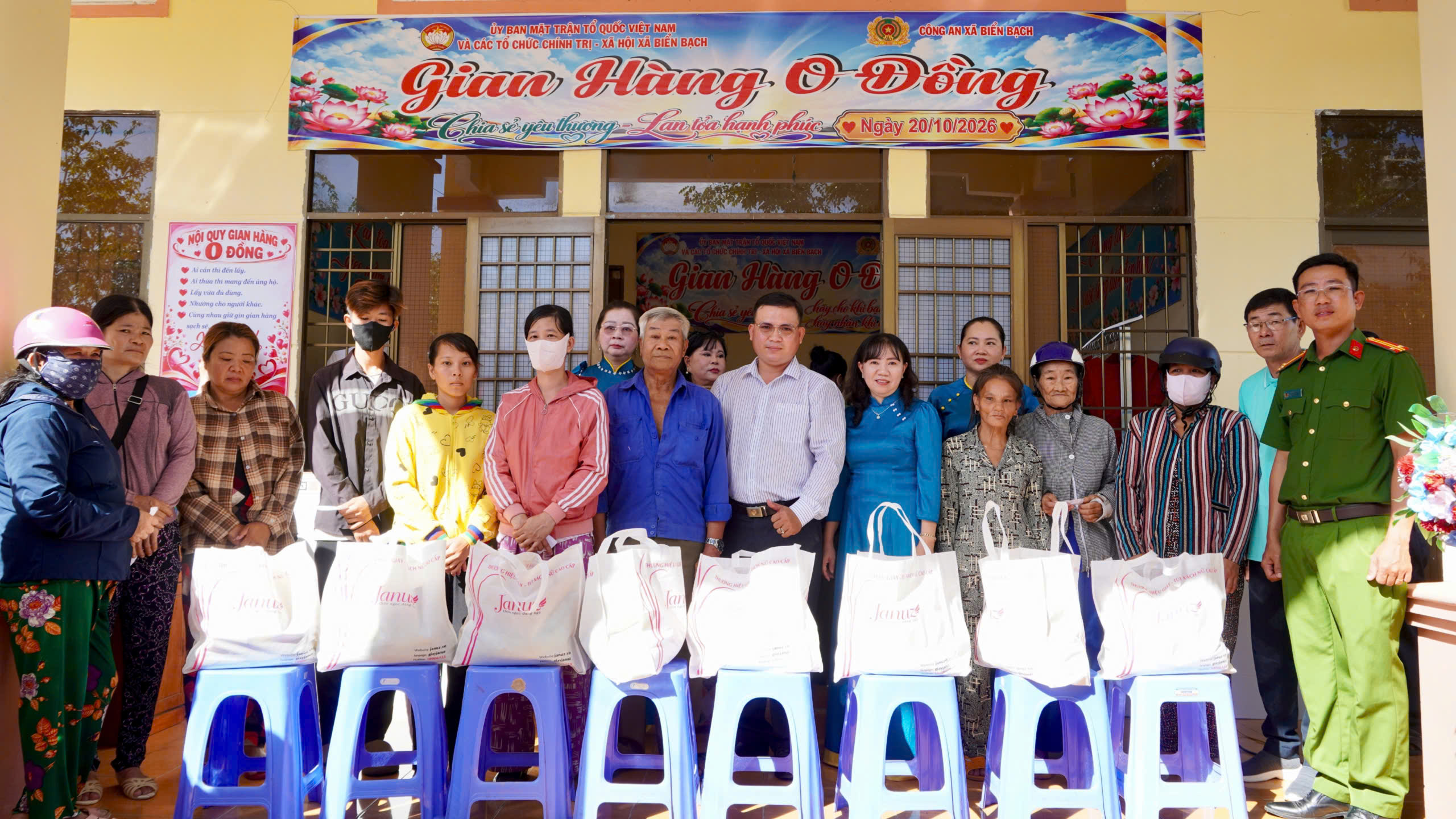 Xã Biển Bạch ra mắt mô hình “Gian hàng 0 đồng – chia sẻ yêu thương”