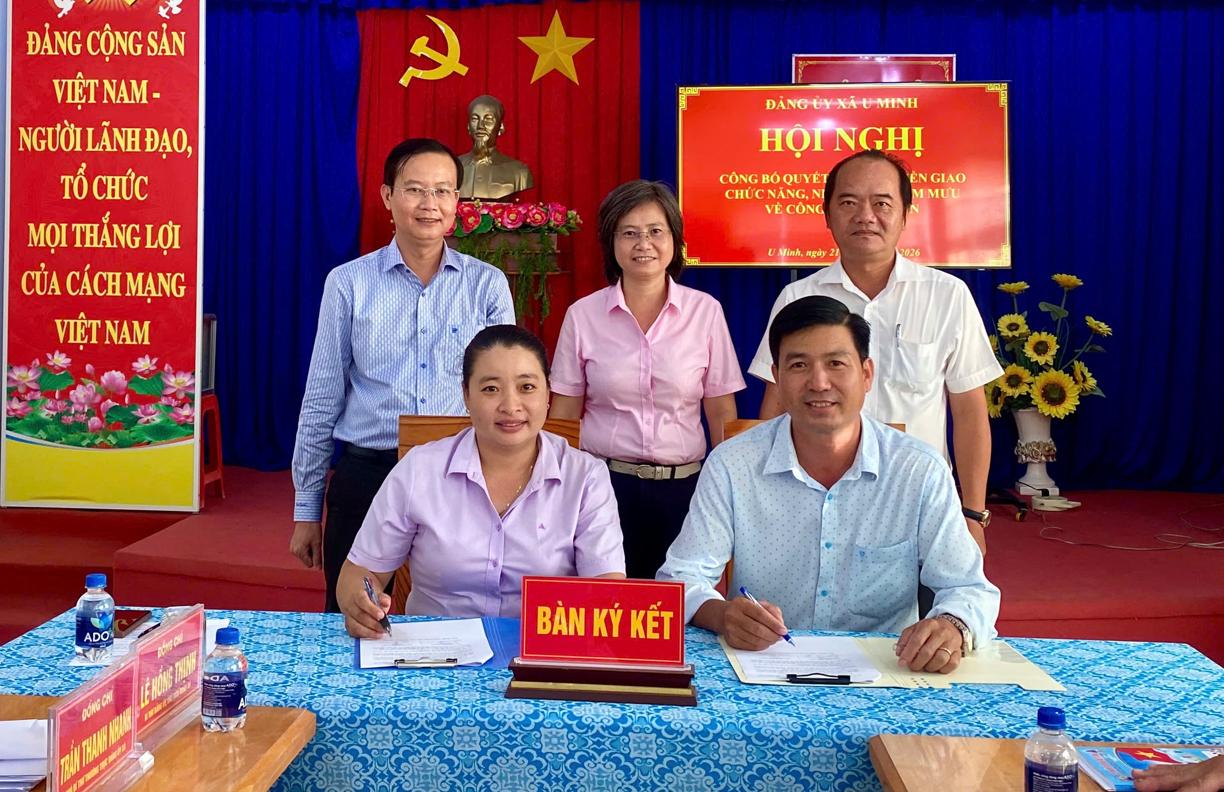 Bàn giao nhiệm vụ công tác dân vận về Ủy ban Mặt trận tổ quốc Việt Nam xã