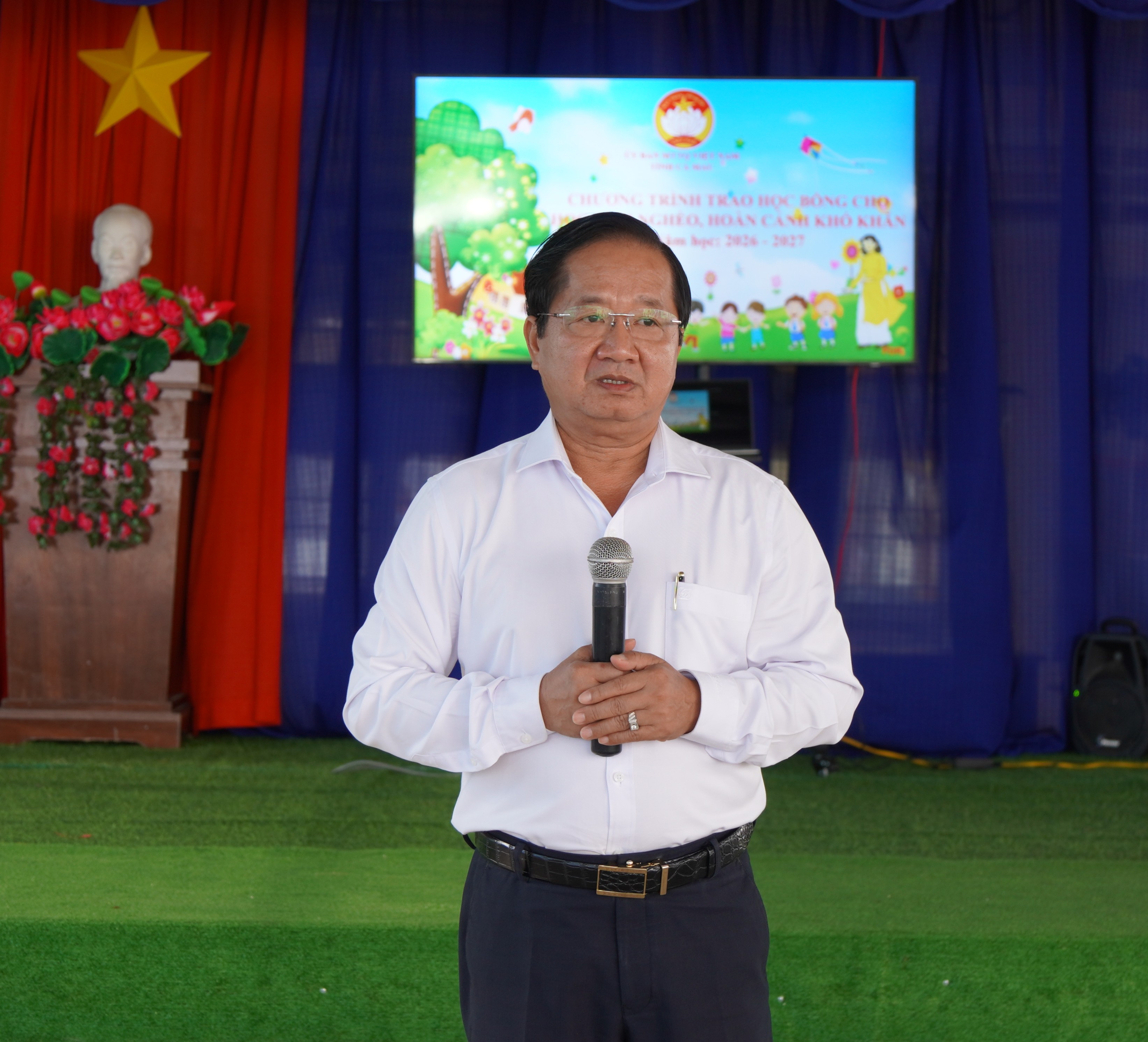 Anh-tin-bai