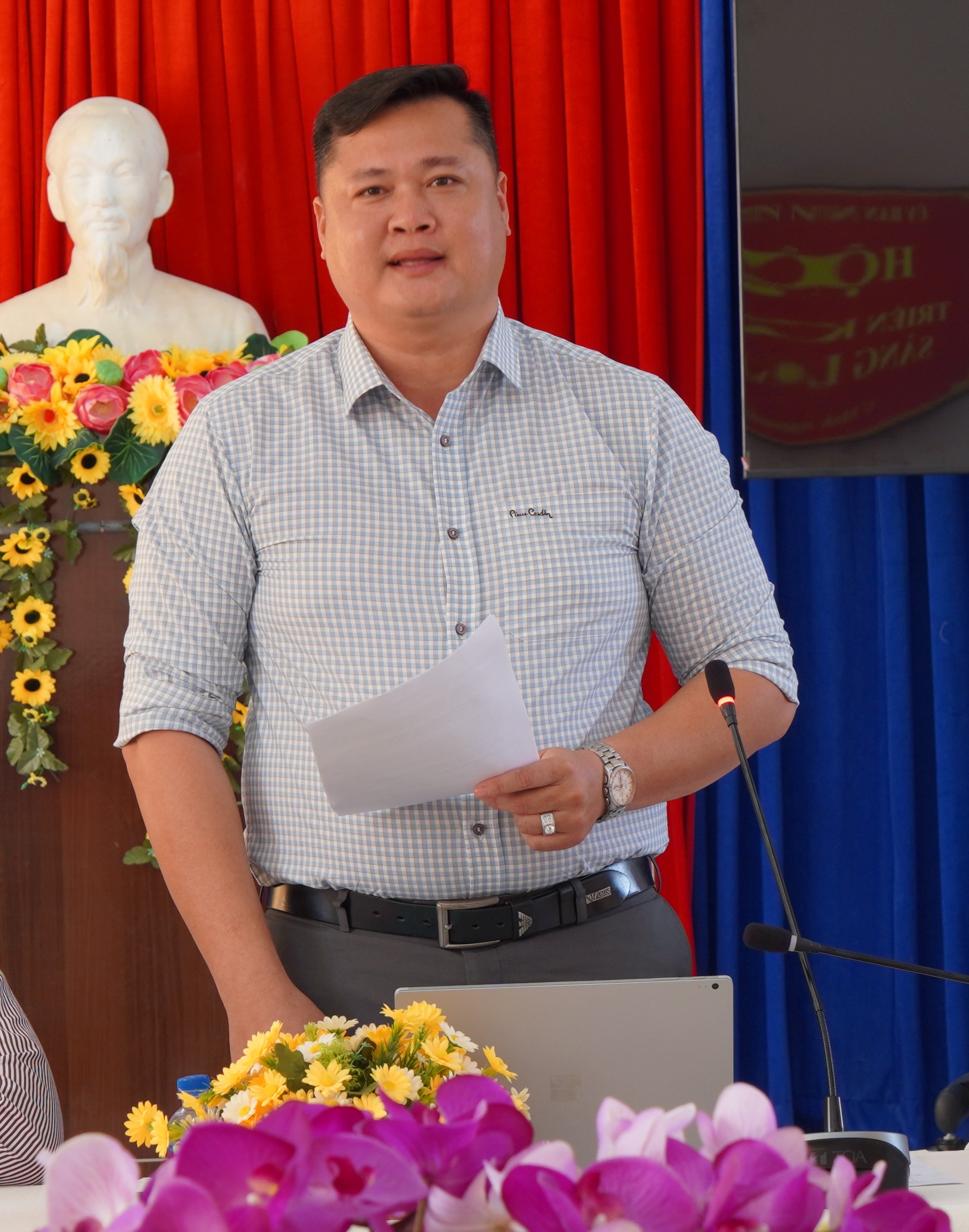 Anh-tin-bai