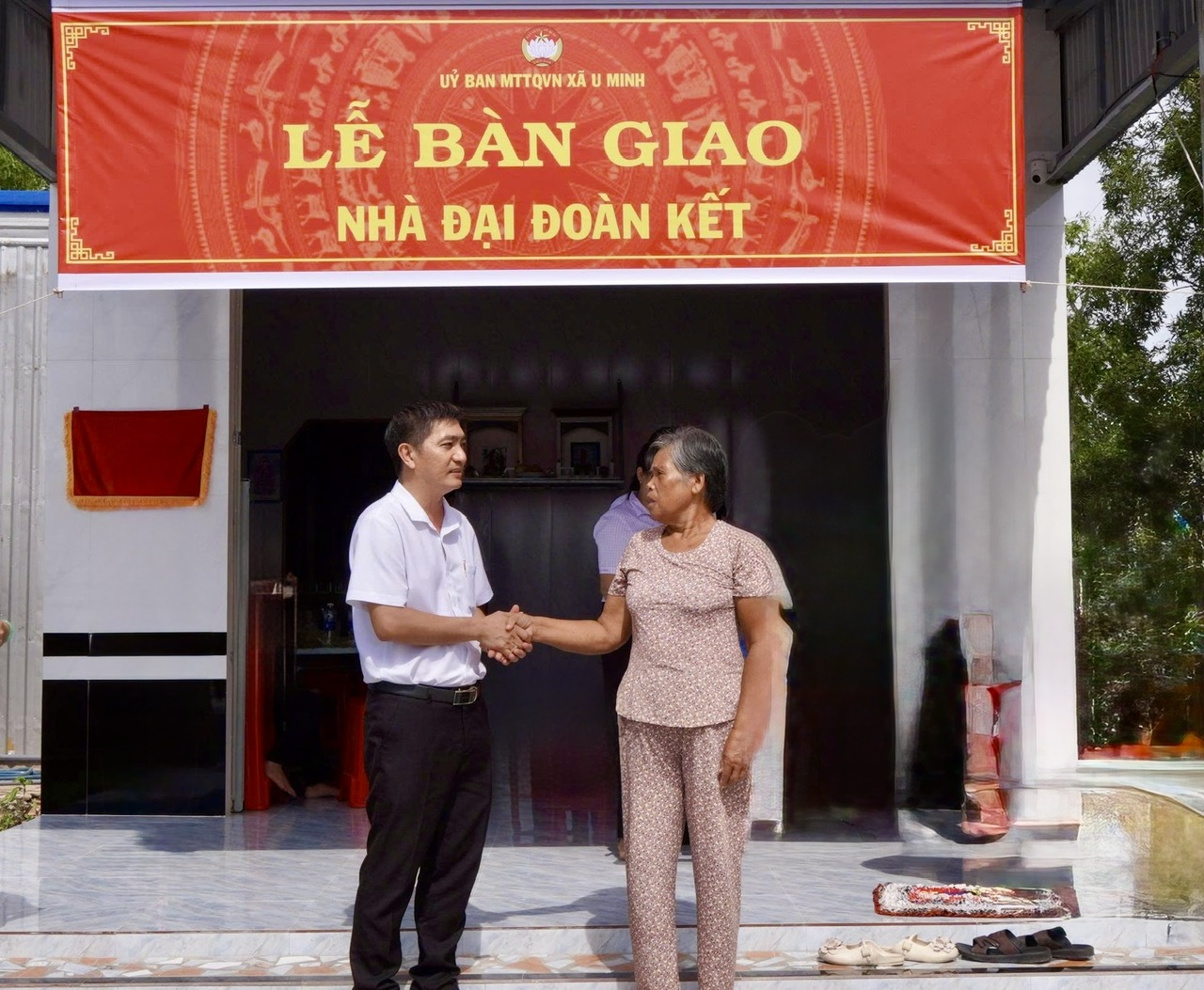 Anh-tin-bai