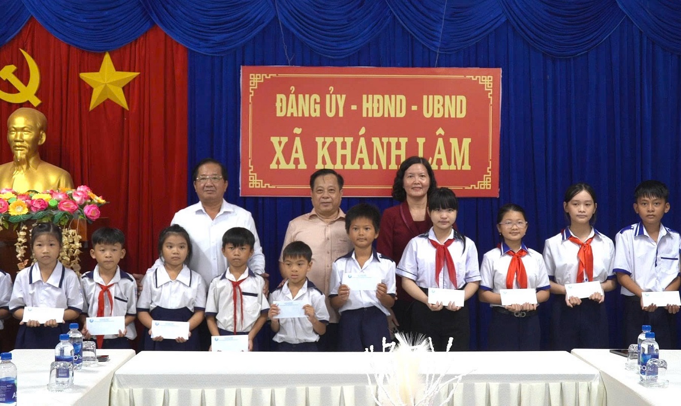 Anh-tin-bai