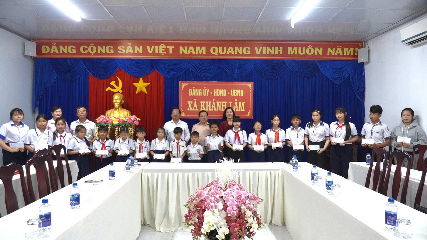 Anh-tin-bai