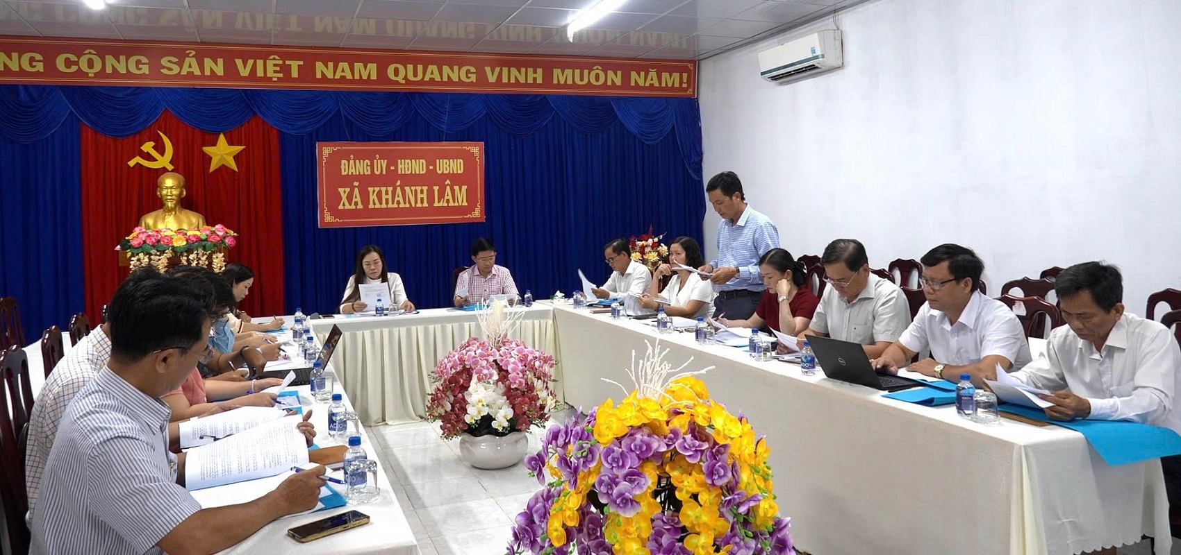 Anh-tin-bai