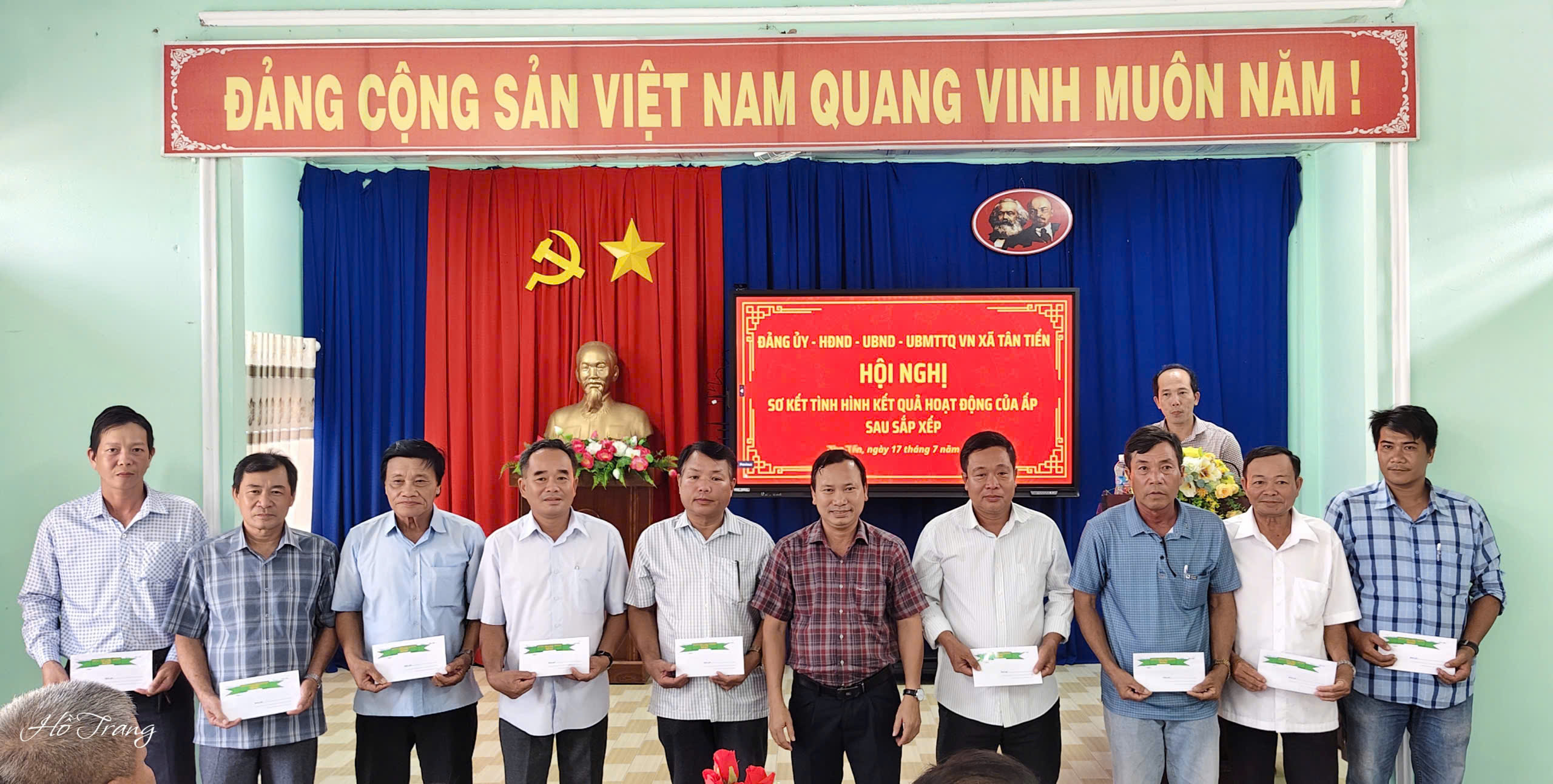 Anh-tin-bai