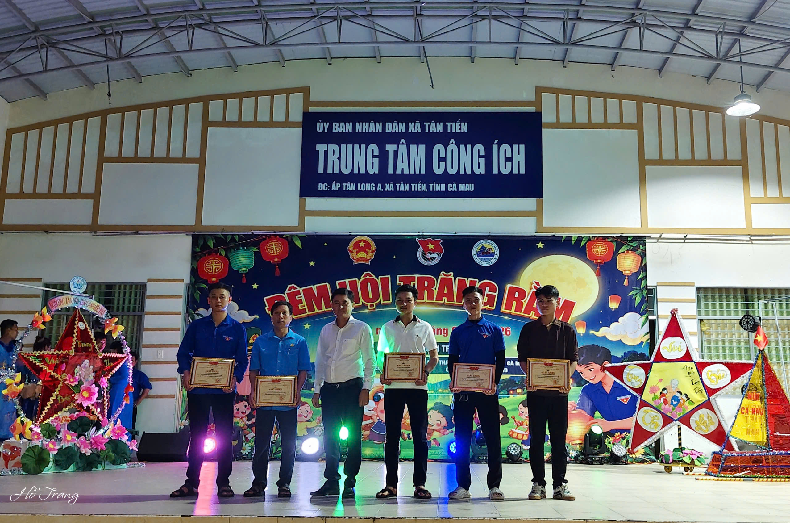 Anh-tin-bai