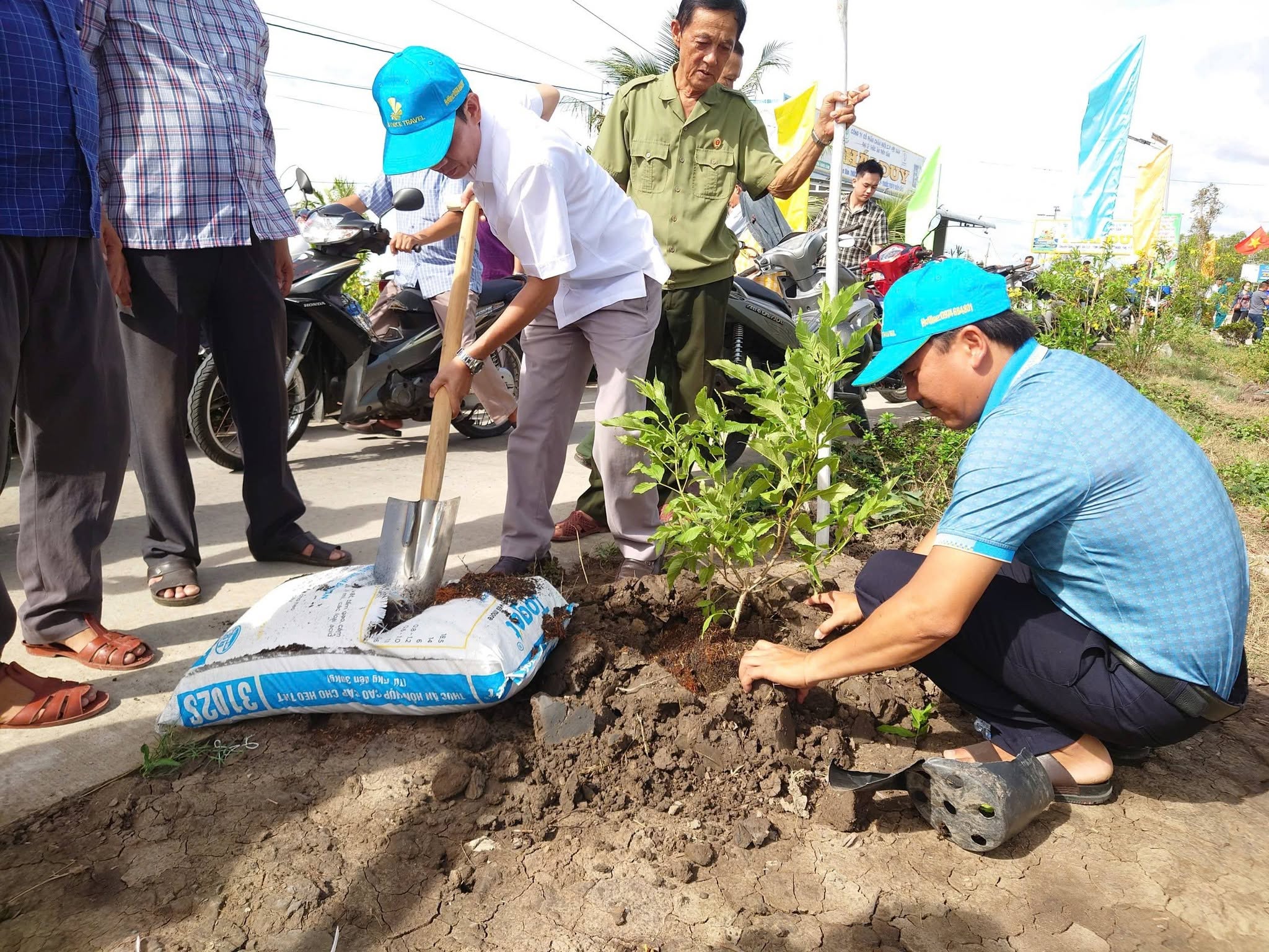 TỔ CHỨC LỄ PHÁT ĐỘNG “TẾT TRỒNG CÂY ĐỜI ĐỜI NHỚ ƠN BÁC HỒ” NĂM 2026