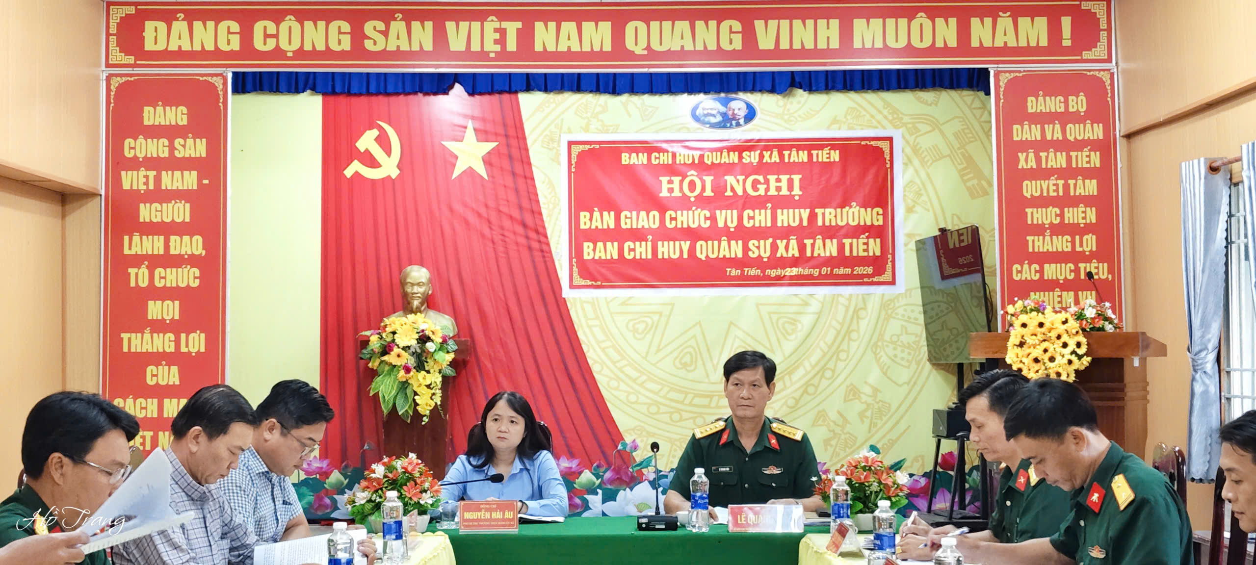 Hội nghị bàn giao nhiệm vụ Chỉ huy trưởng Ban Chỉ huy quân sự xã Tân Tiến