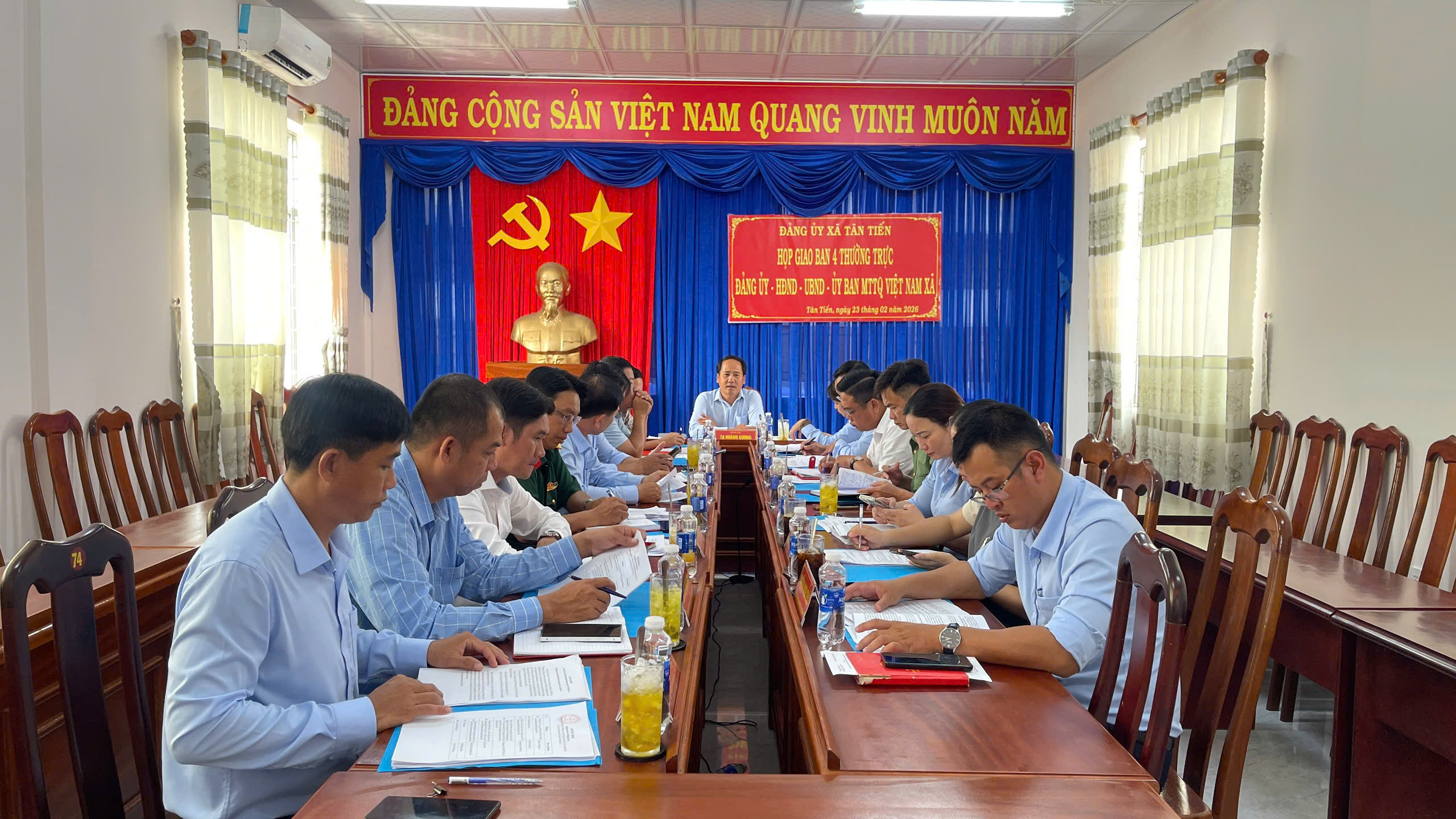 XÃ TÂN TIẾN TỔ CHỨC HỌP GIAO BAN ĐỂ ĐÁNH GIÁ TÌNH HÌNH TRƯỚC, TRONG VÀ SAU TẾT NGUYÊN ĐÁN BÍNH NGỌ 2026