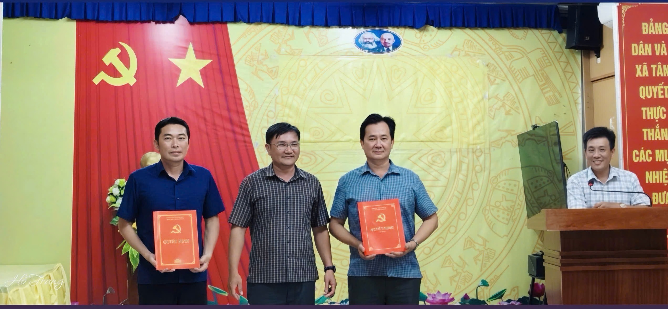 CÔNG BỐ QUYẾT ĐỊNH TỔ CHỨC LẠI TRUNG TÂM CÔNG ÍCH XÃ TÂN TIẾN