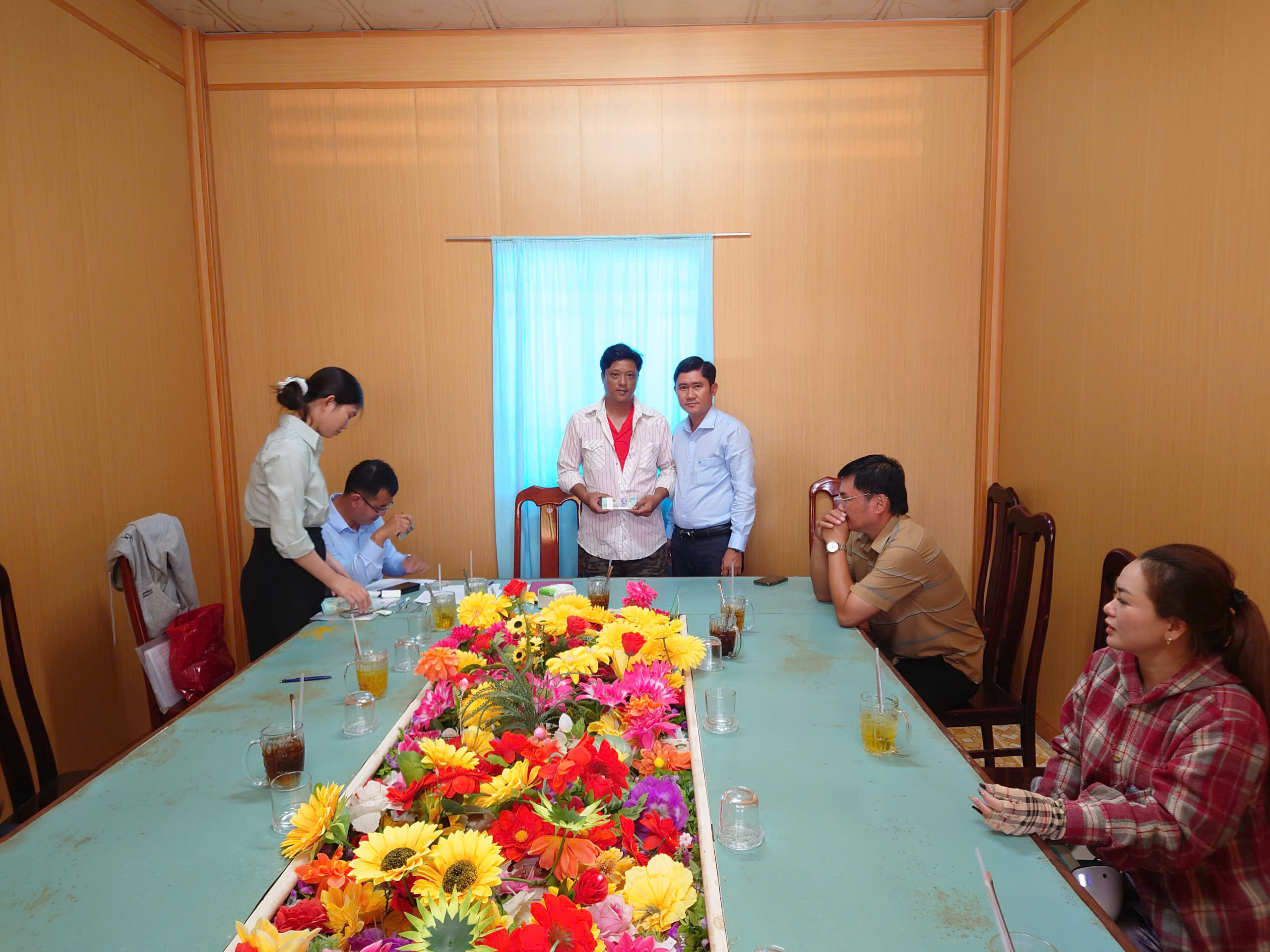 Anh-tin-bai