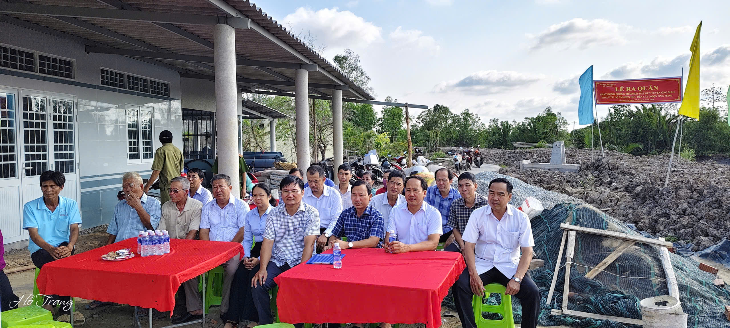 TỔ CHỨC RA QUÂN PHÁT ĐỘNG PHONG TRÀO ĐẮP ĐẤT ĐEN TẠI ẤP HẢI AN
