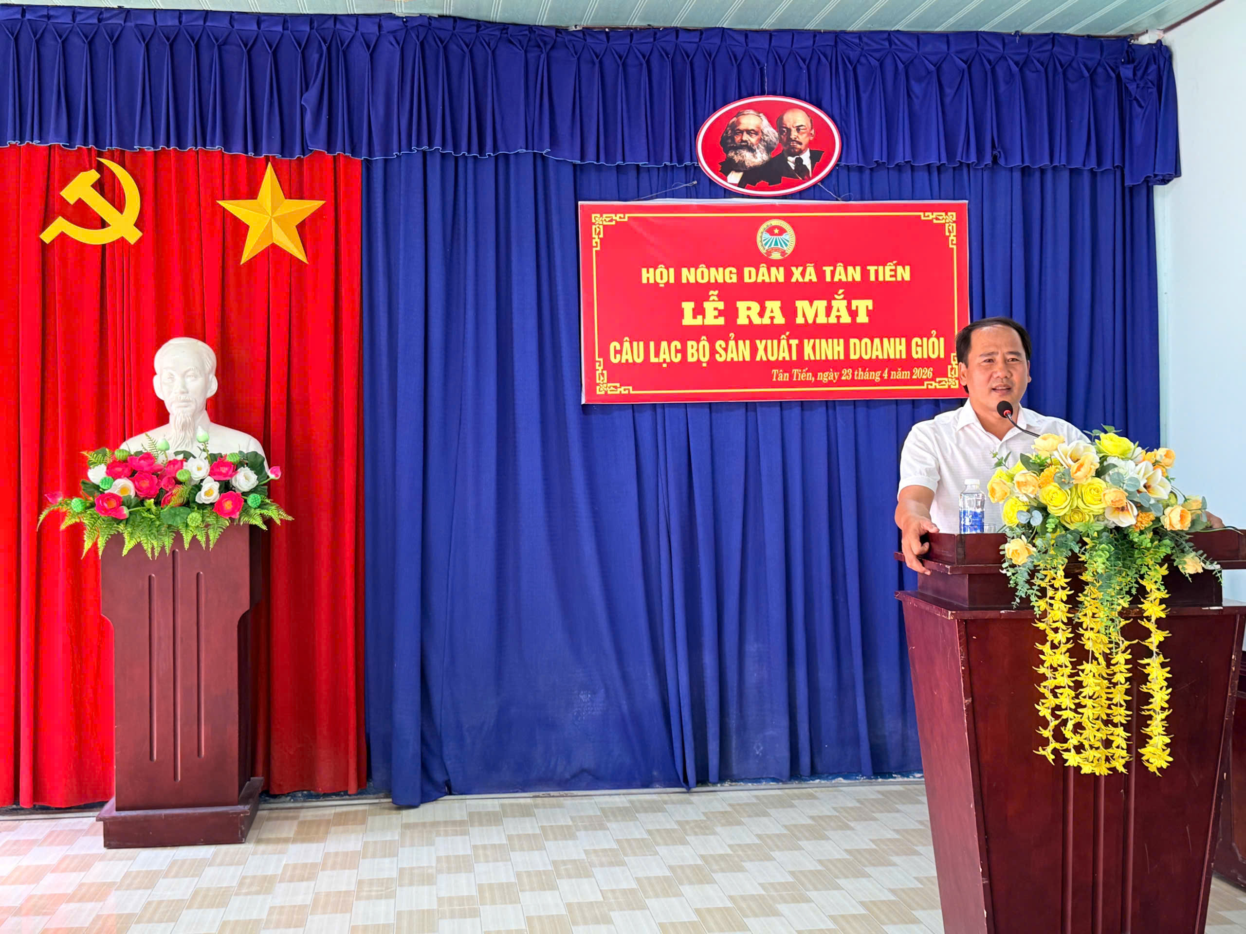 Anh-tin-bai