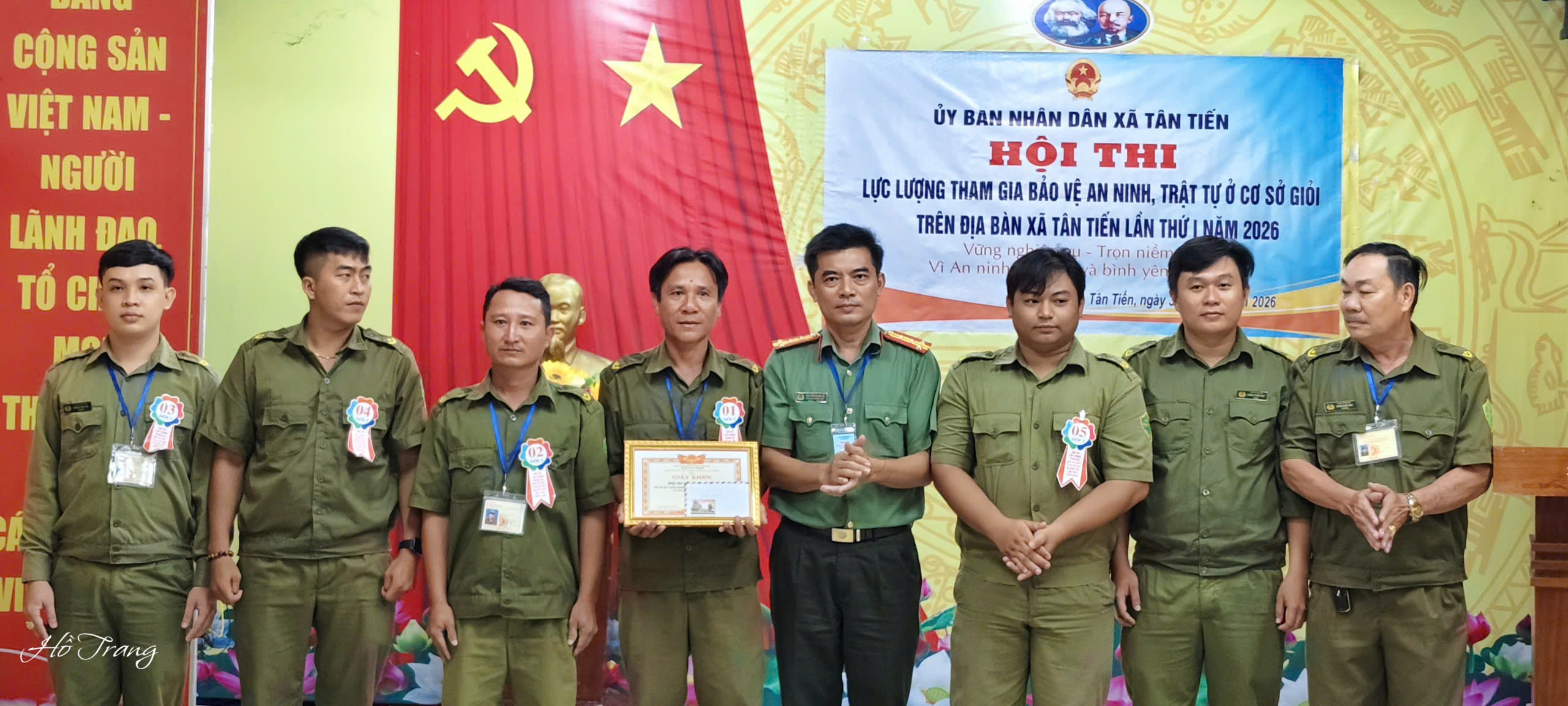 Anh-tin-bai