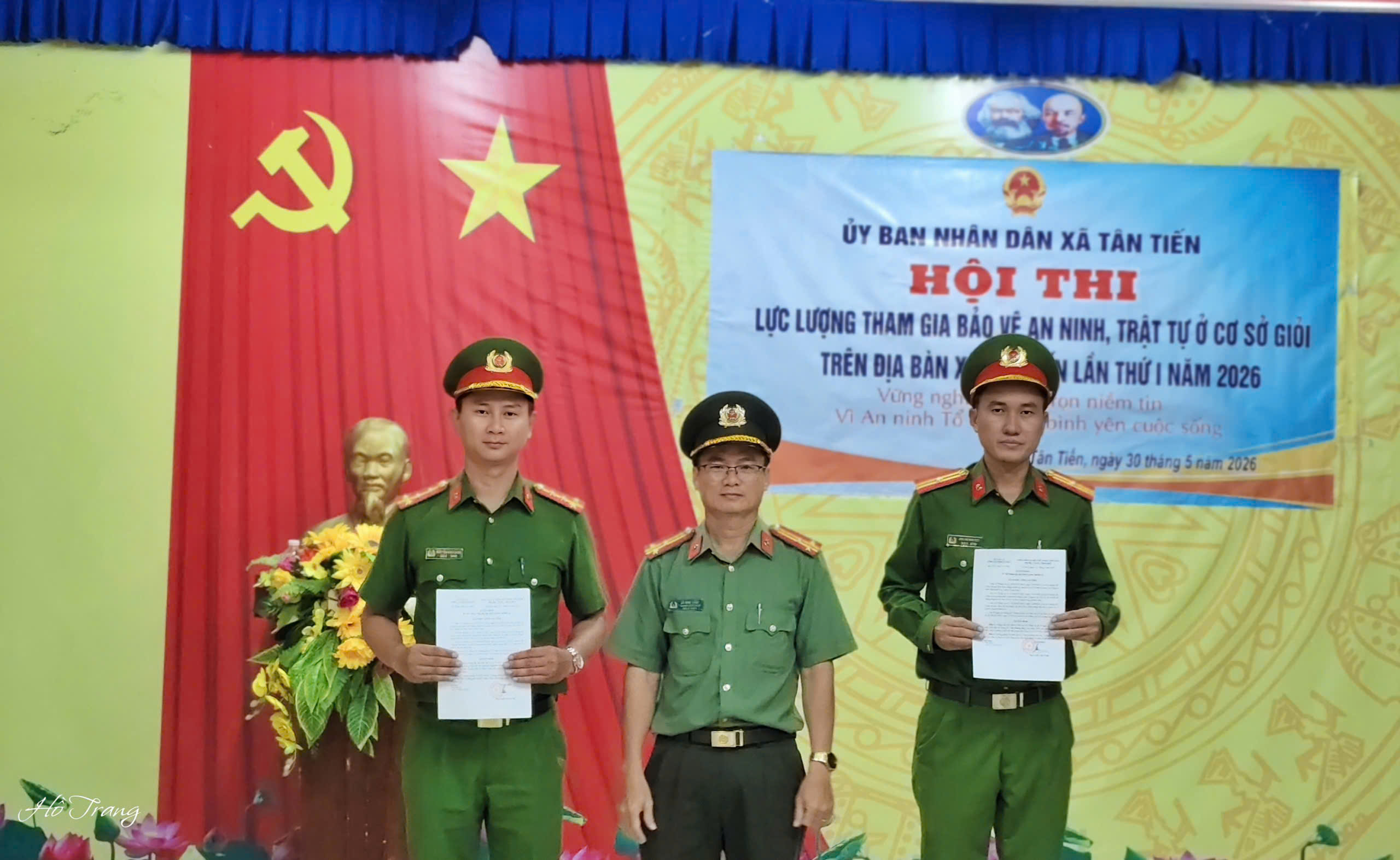 CÔNG AN XÃ TÂN TIẾN TỔ CHỨC LỄ CÔNG BỐ QUYẾT ĐỊNH THĂNG CẤP BẬC HÀM, NÂNG BẬC LƯƠNG NĂM 2026