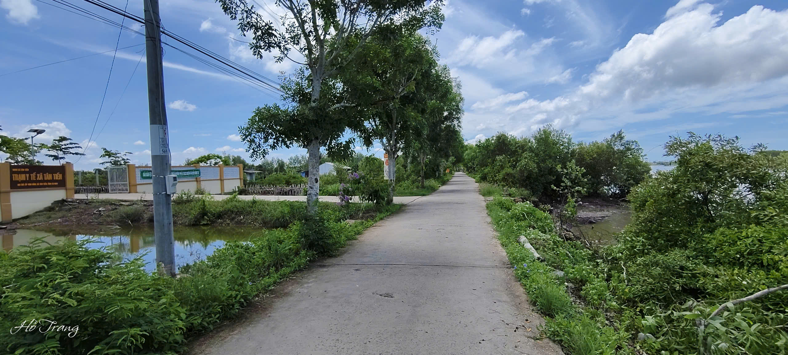 SẠT LỞ ĐẤT NGHIÊM TRỌNG TẠI BỜ SÔNG TRẠM Y TẾ XÃ TÂN TIẾN